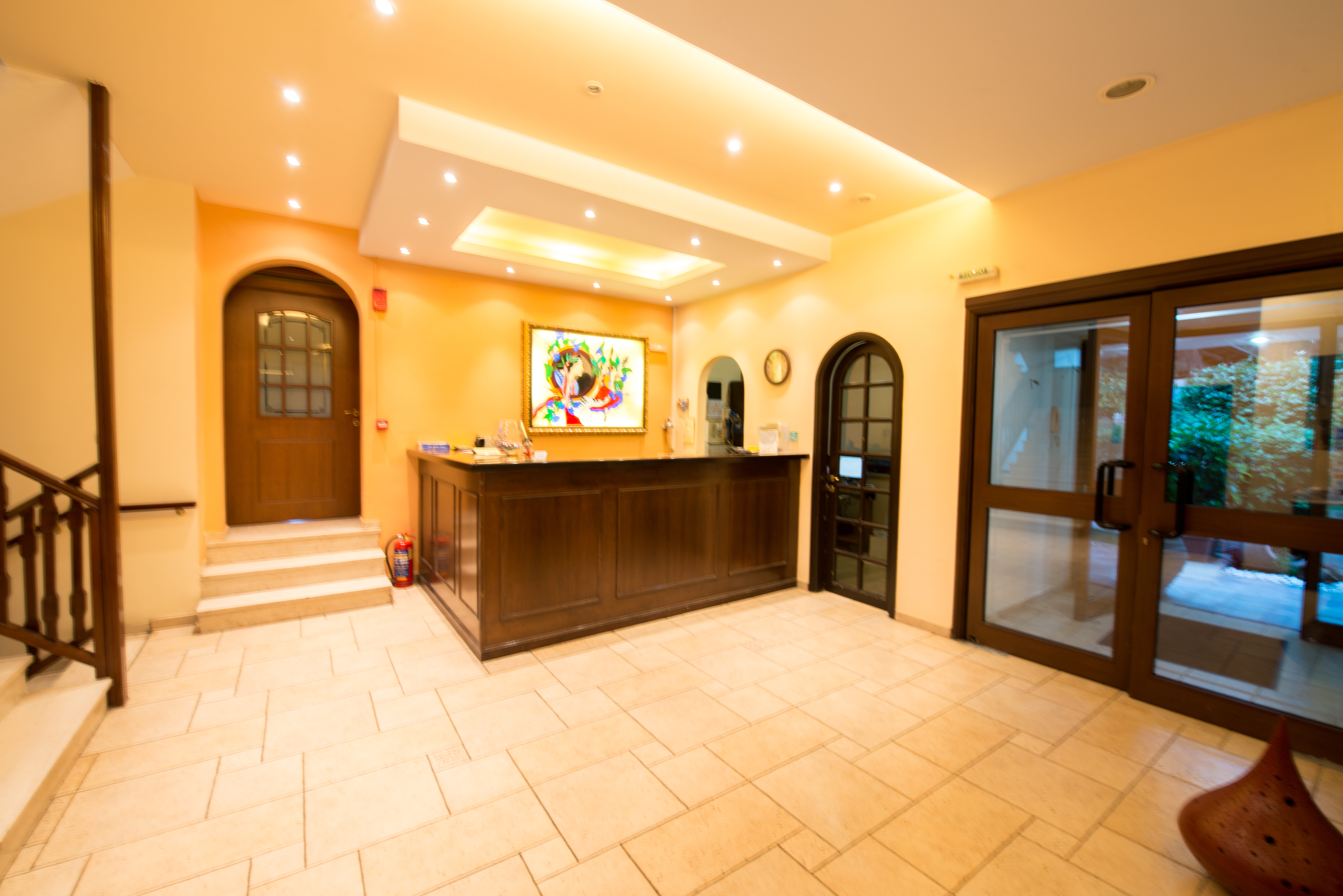 Chris Hotel