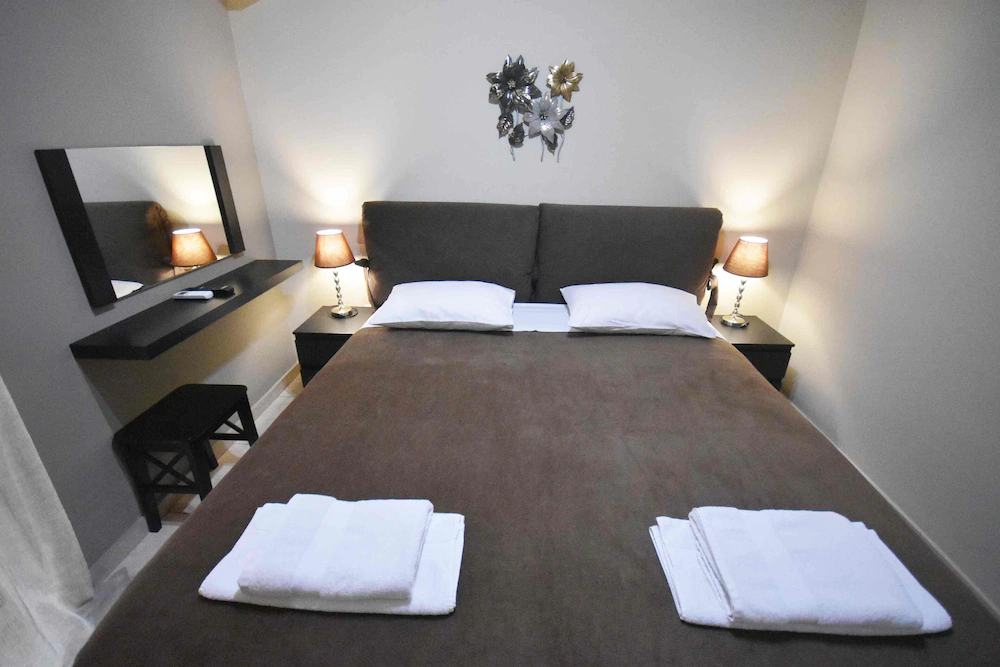 A&J Apartments Athens Airport