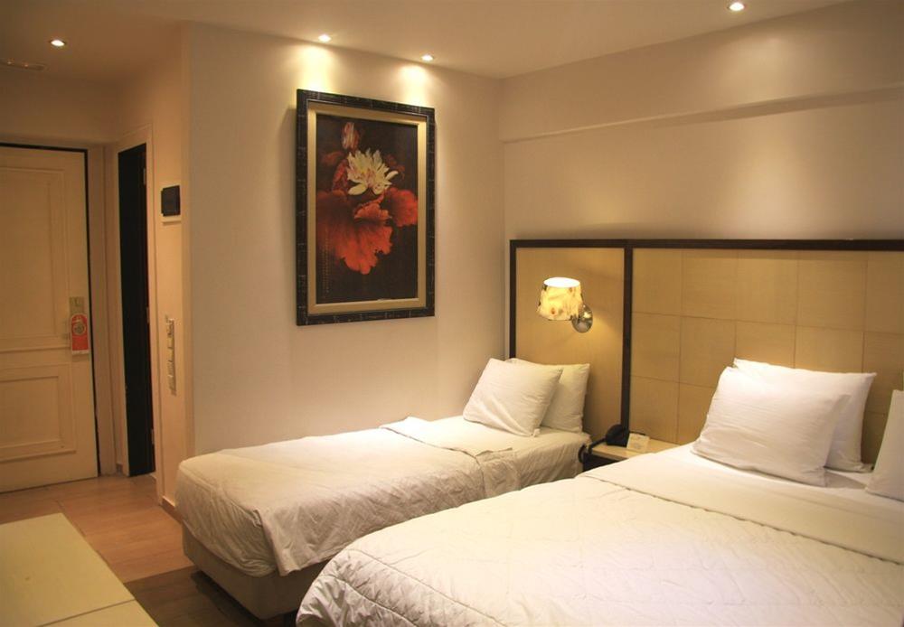 Piraeus City Hotel