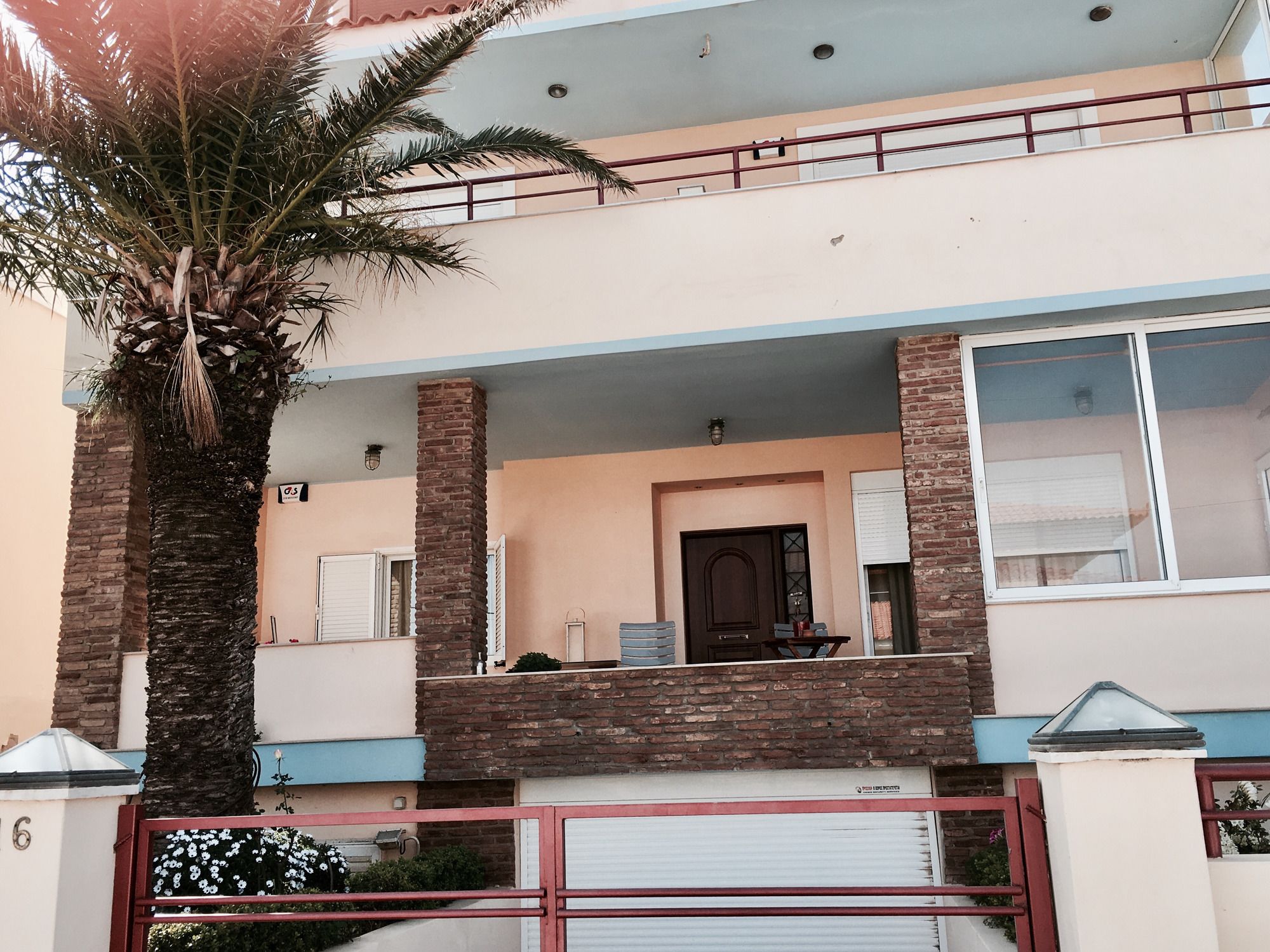 Savvas Surf House