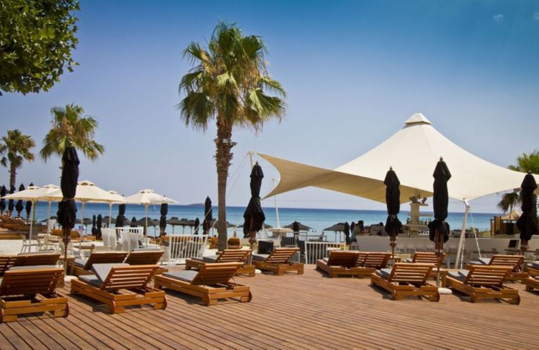 Les Amis Airport Hotel