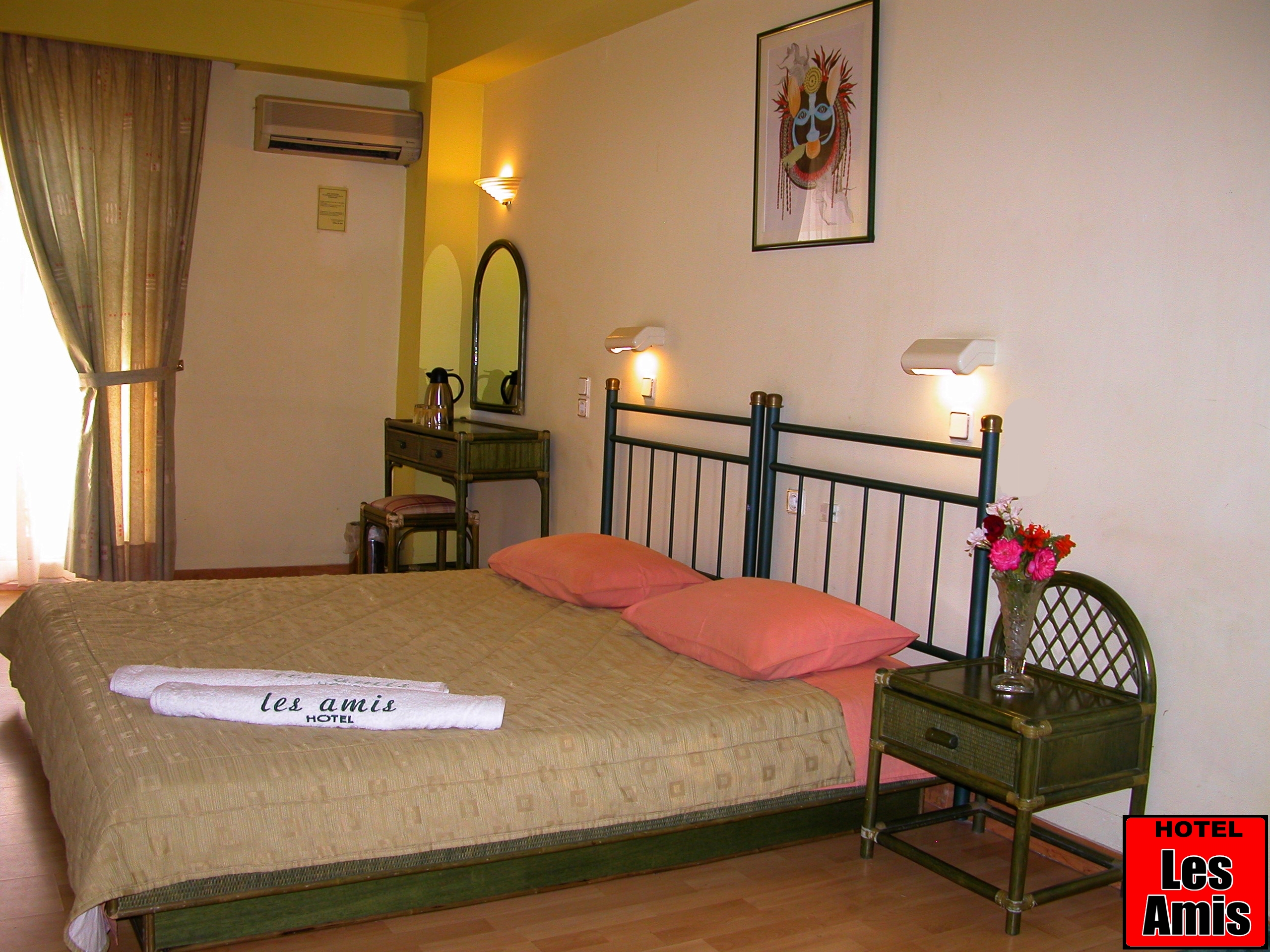 Les Amis Airport Hotel