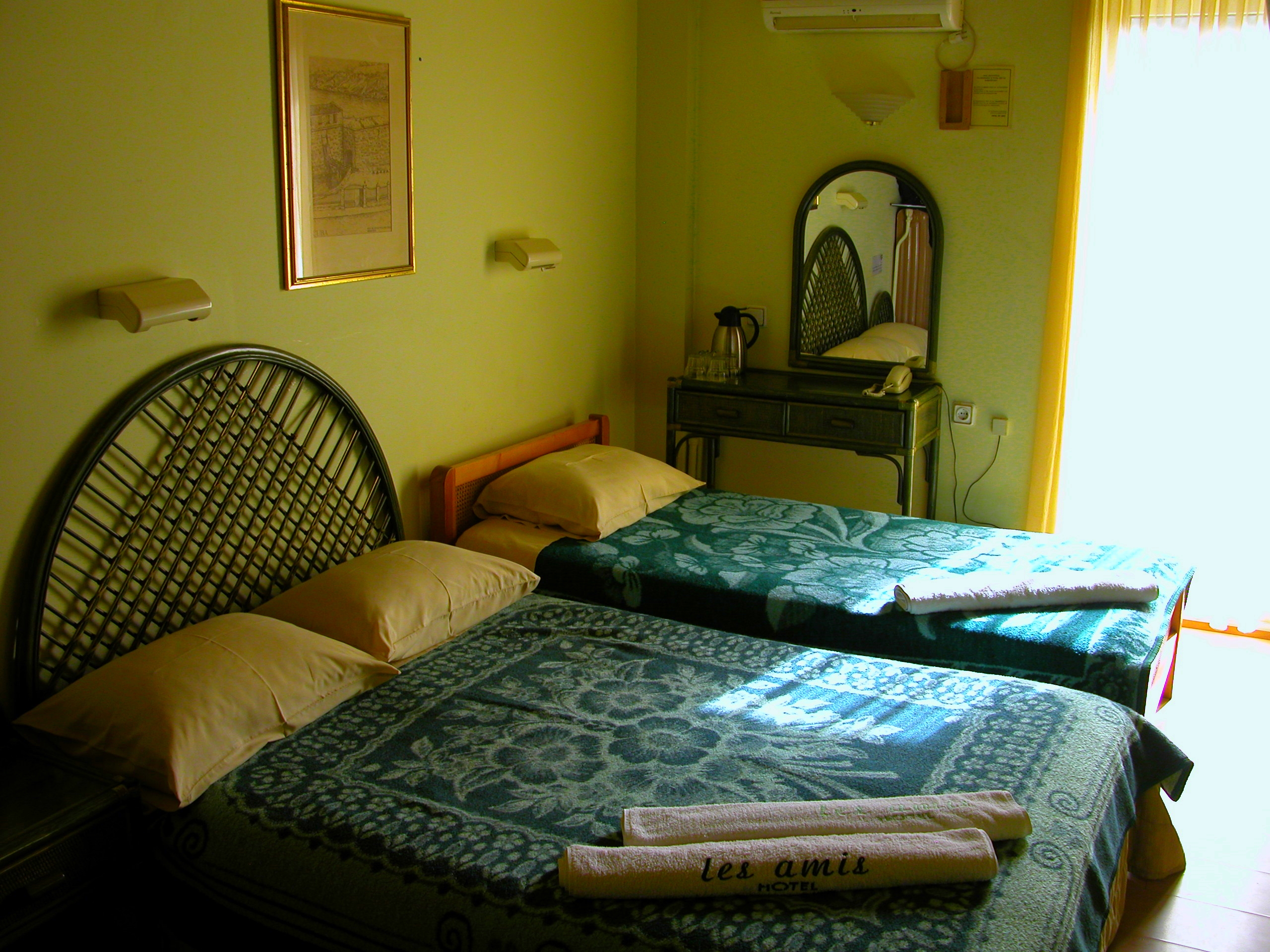 Les Amis Airport Hotel