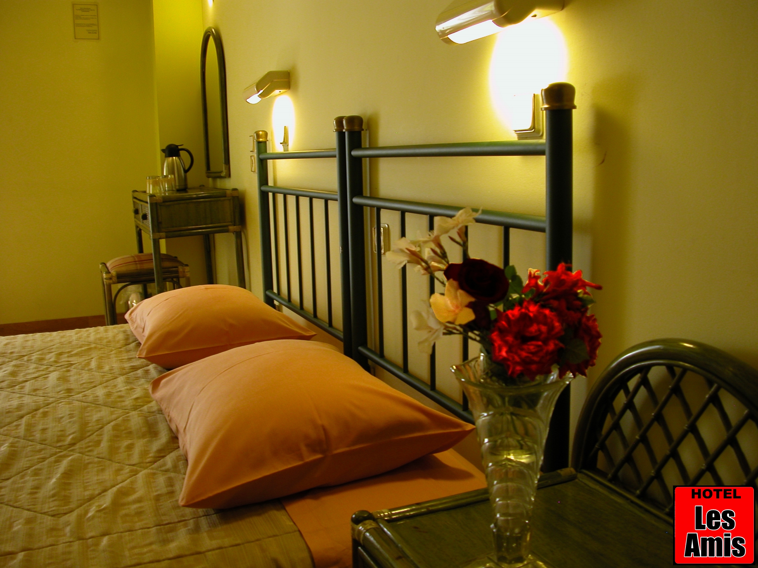 Les Amis Airport Hotel