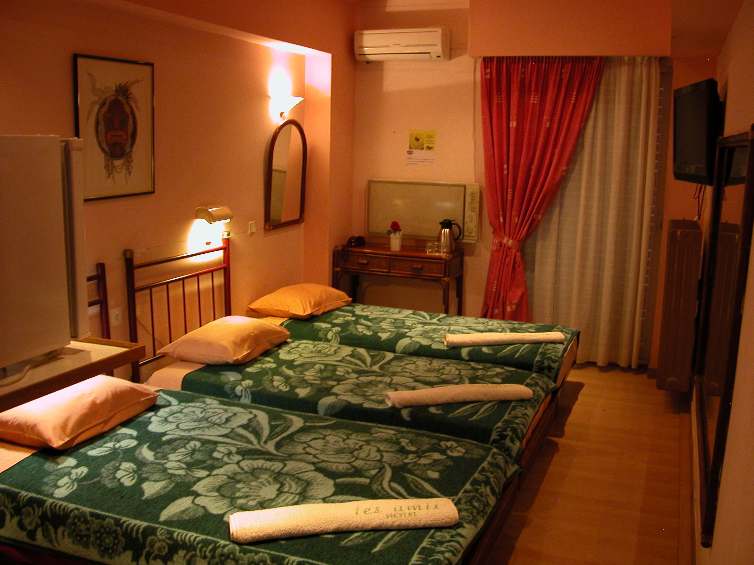 Les Amis Airport Hotel