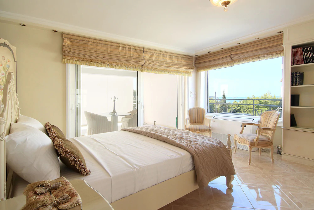 Royal Riviera Residence