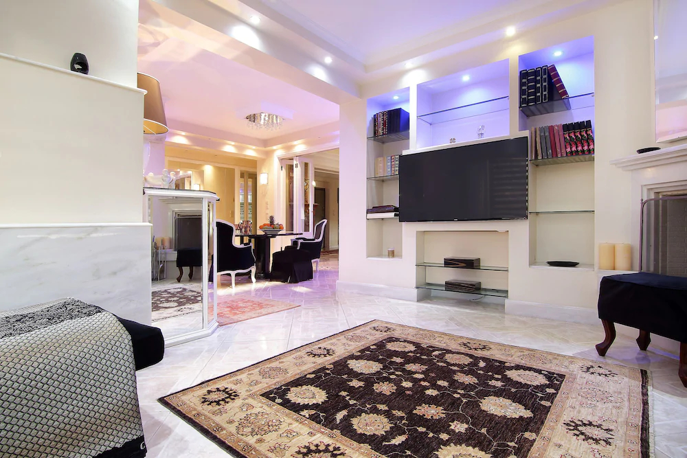 Royal Riviera Residence