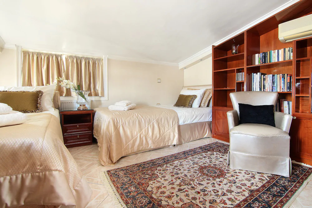 Royal Riviera Residence