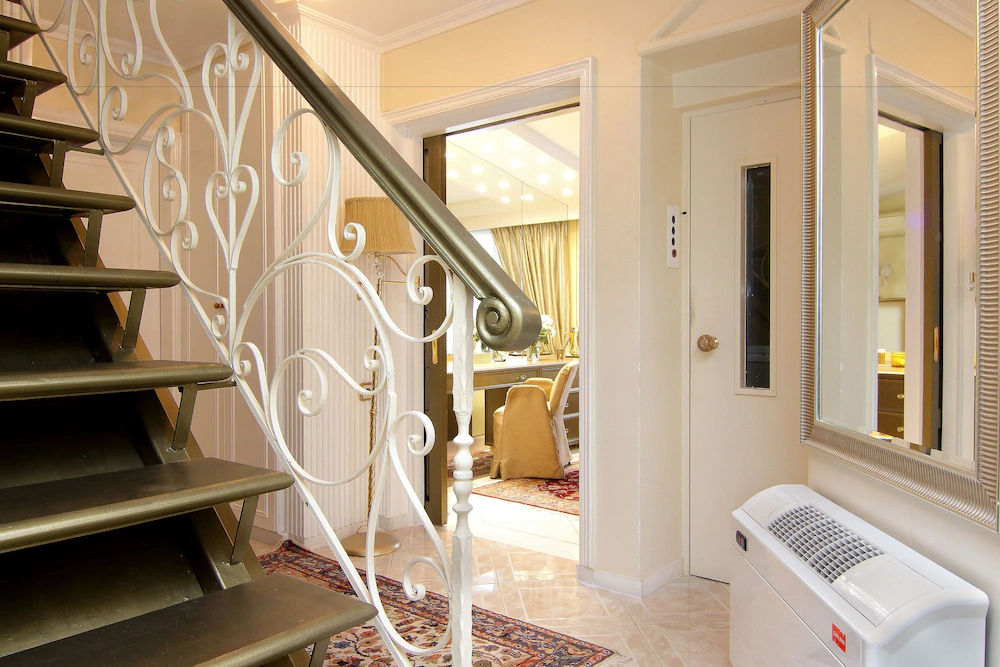 Royal Riviera Residence
