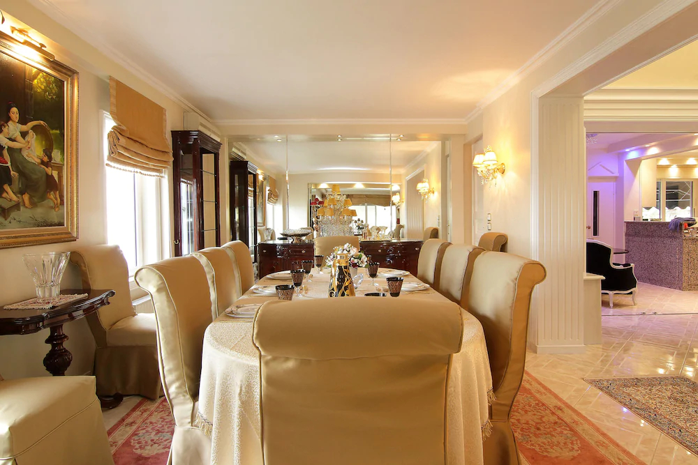 Royal Riviera Residence