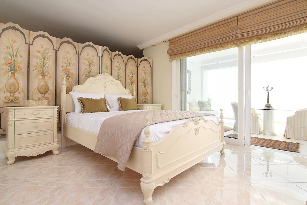 Royal Riviera Residence