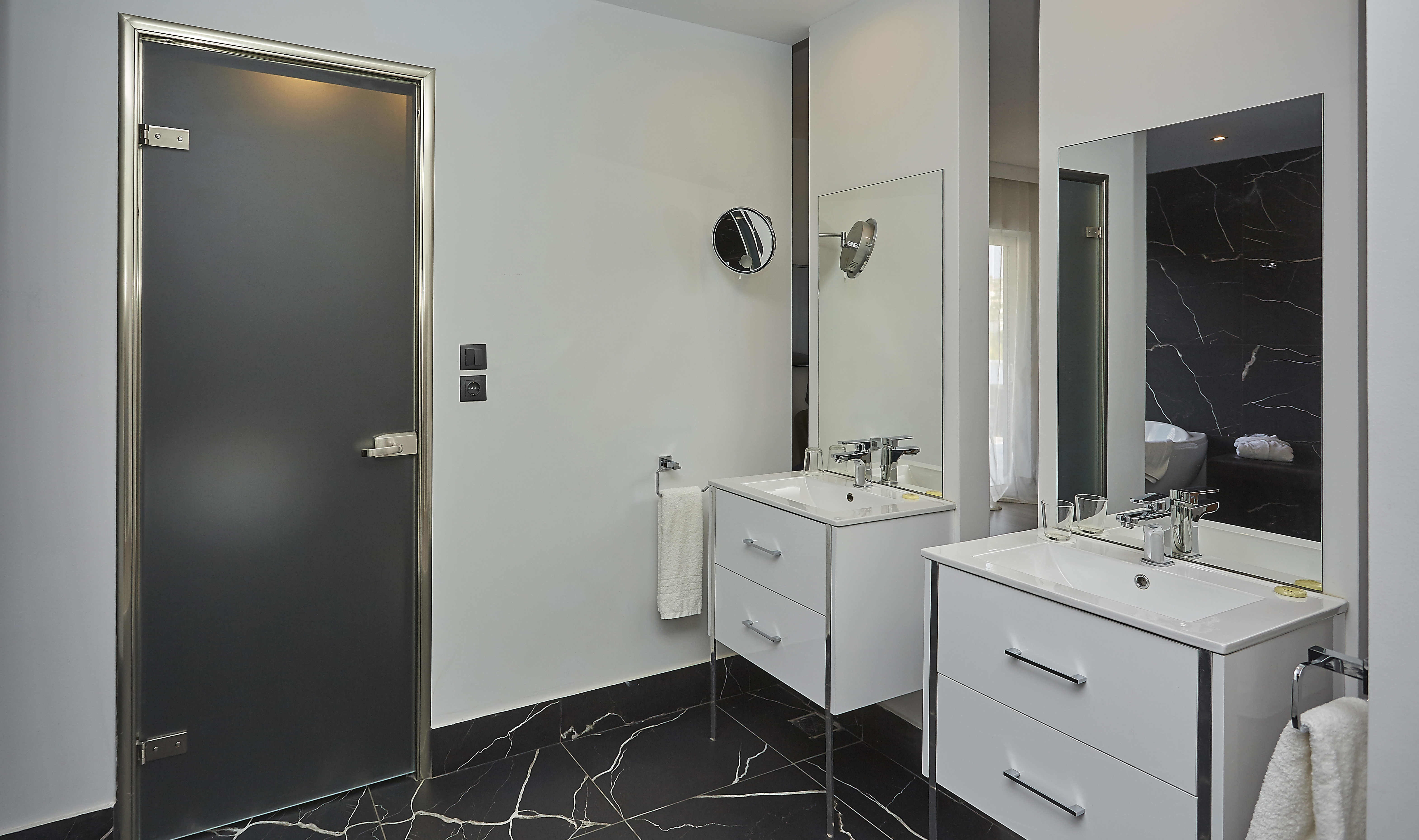 Athenian Riviera Hotel & Suites