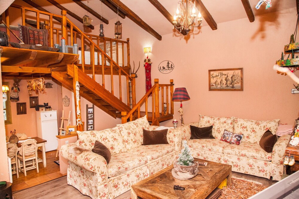 Utopia Mountain Chalet