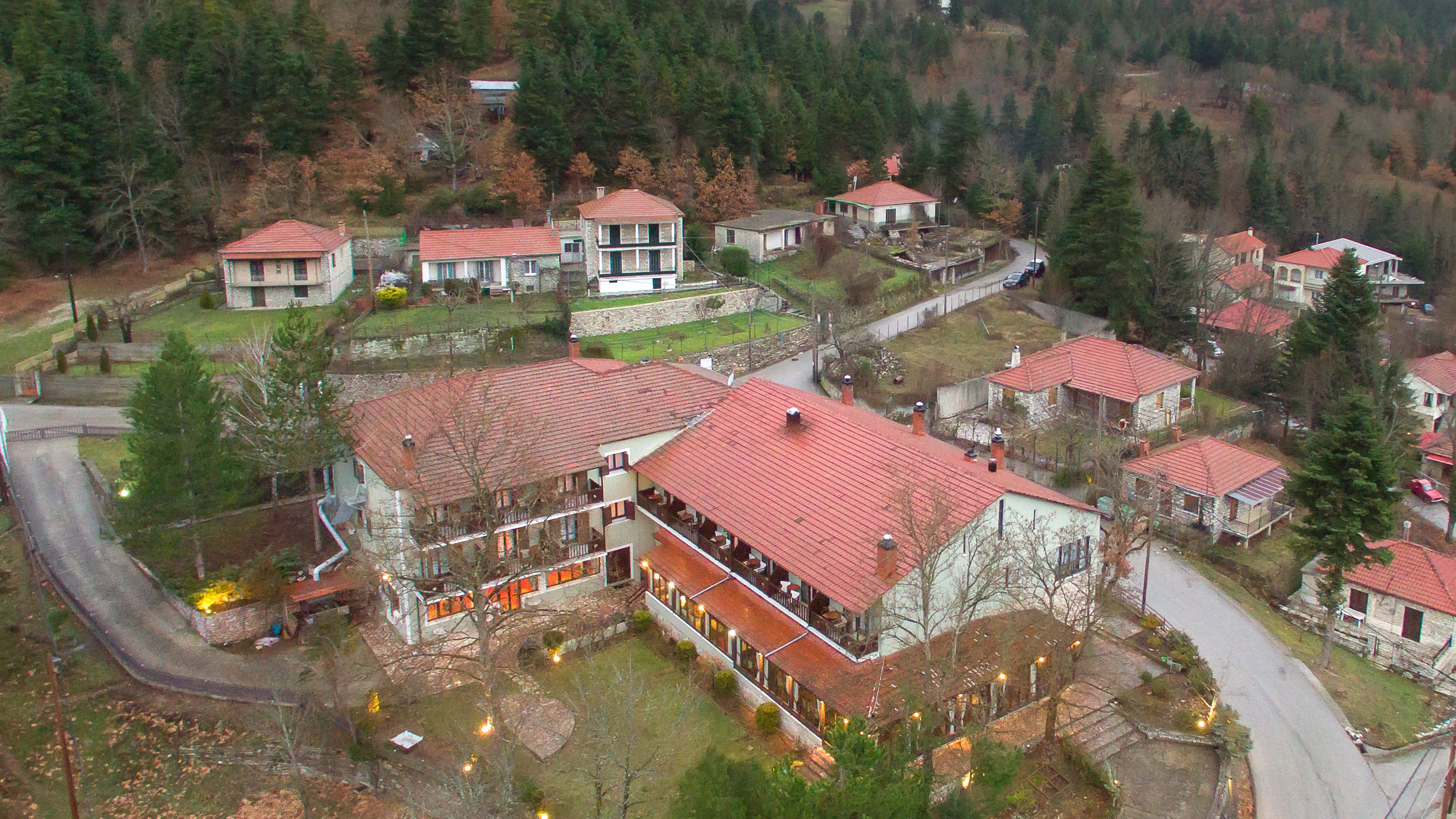 Country Club Hotel & Suites