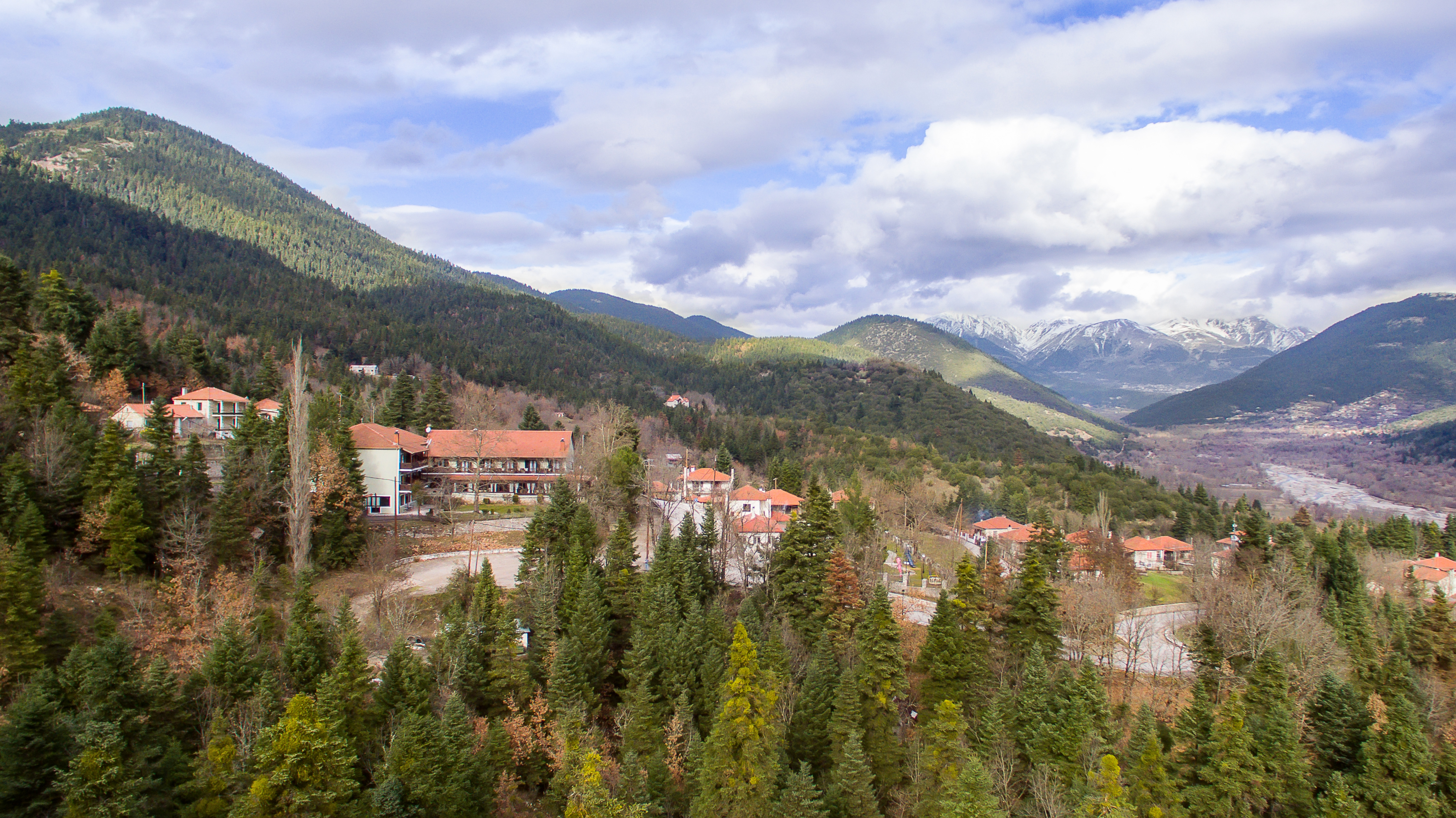 Country Club Hotel & Suites