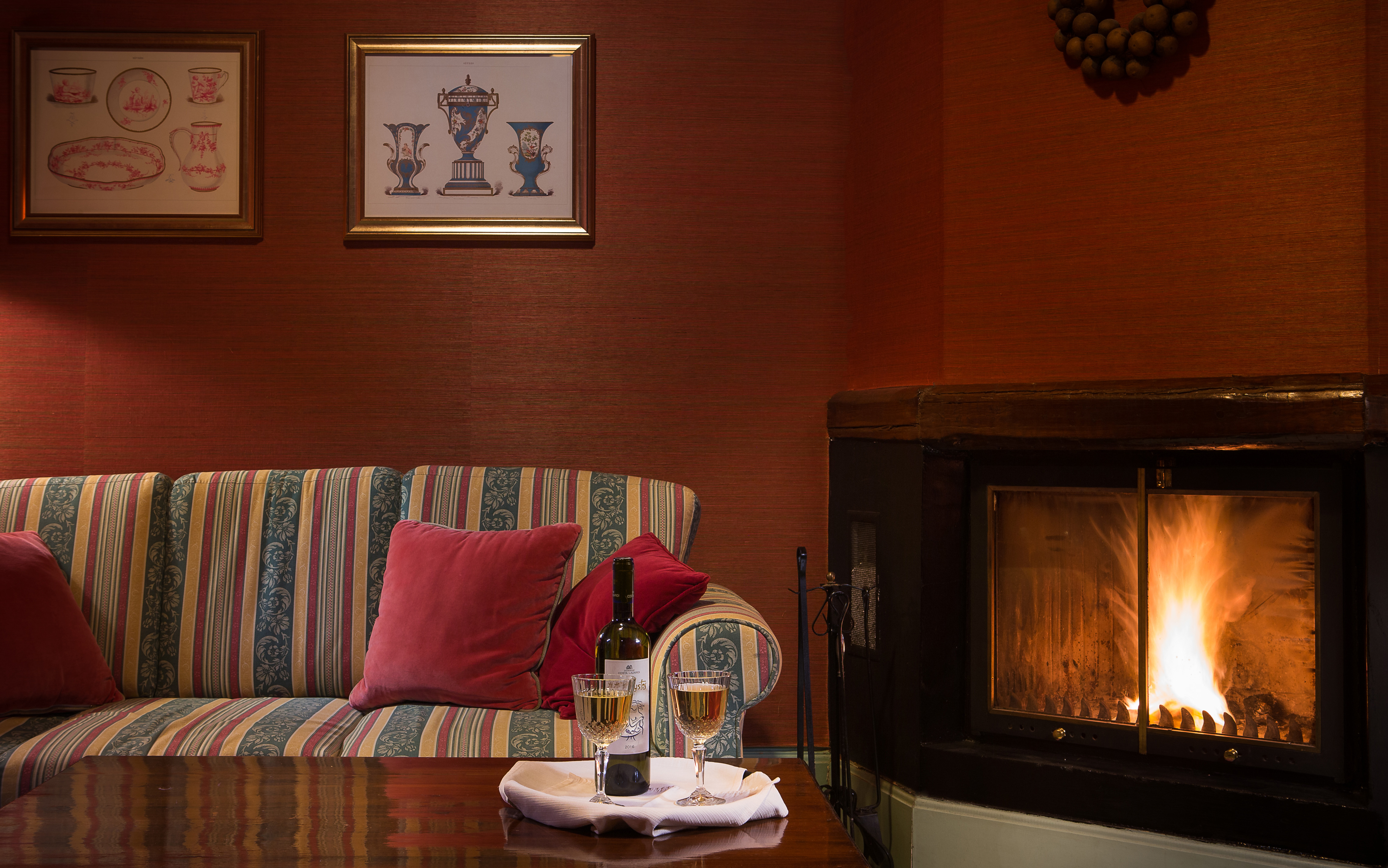 Country Club Hotel & Suites