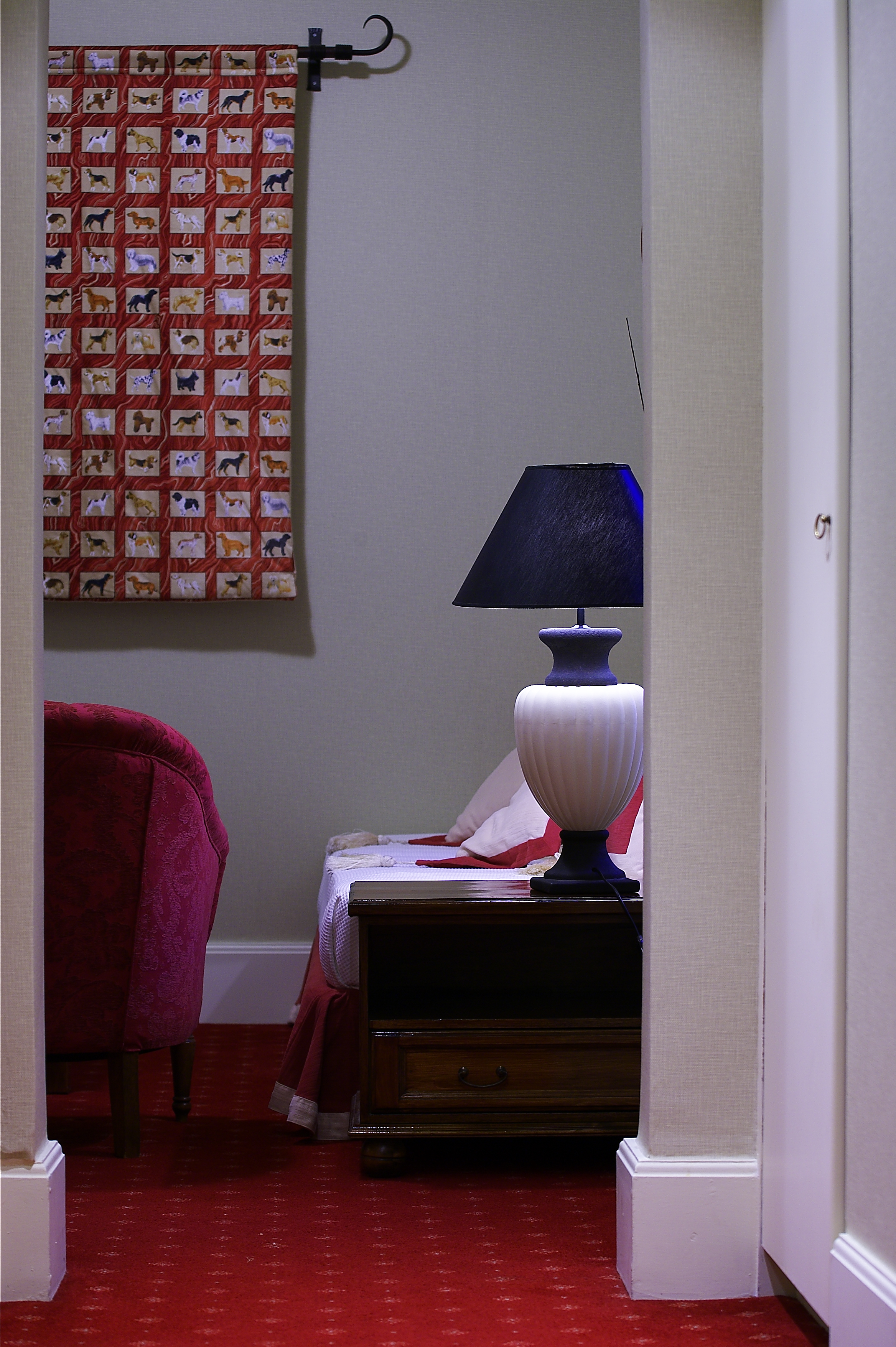 Country Club Hotel & Suites