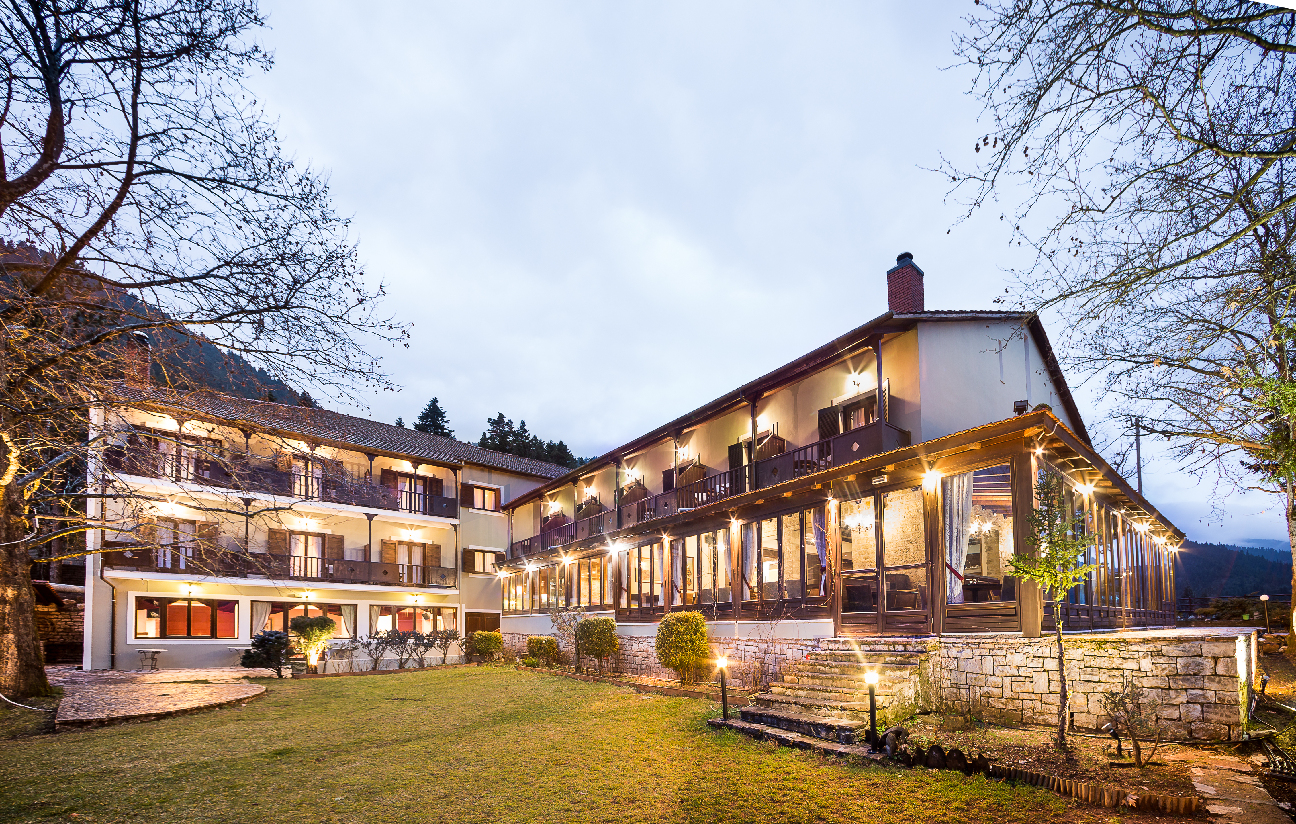 Country Club Hotel & Suites
