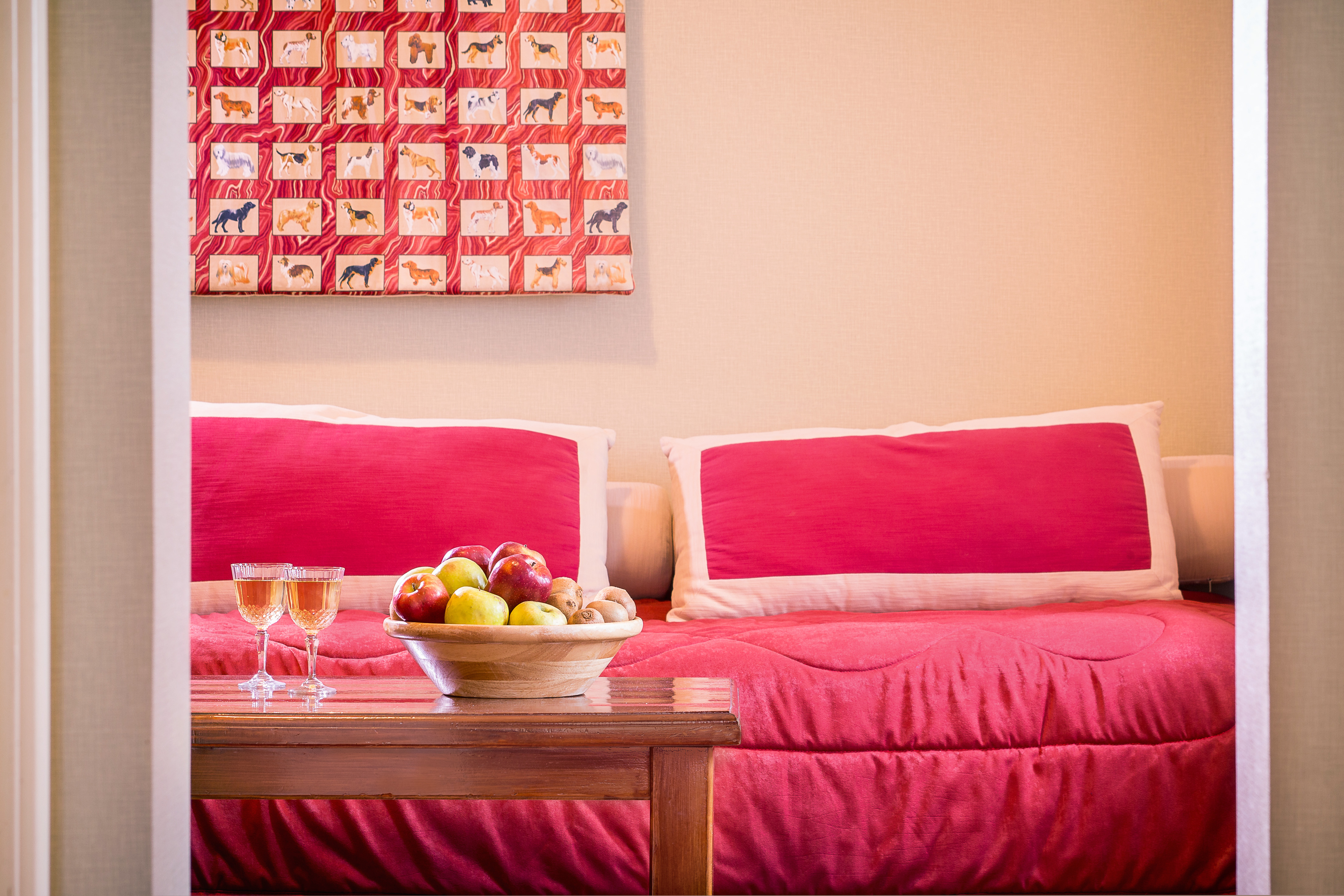 Country Club Hotel & Suites