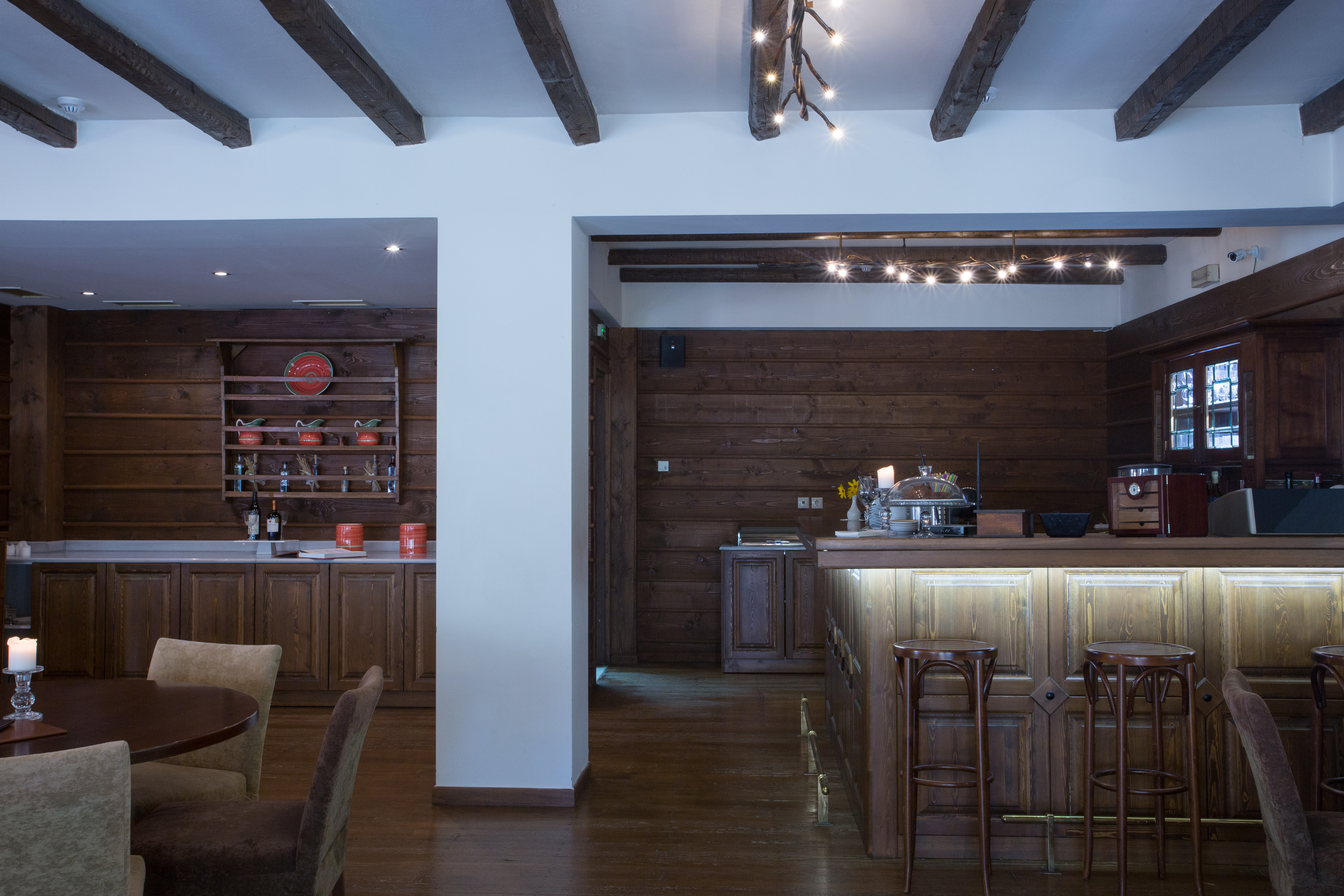 Country Club Hotel & Suites
