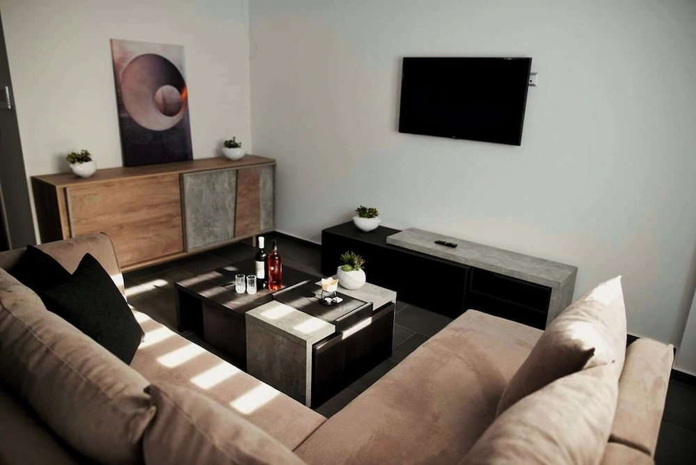 Lf Suites