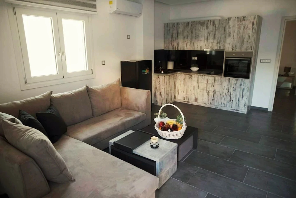 Lf Suites