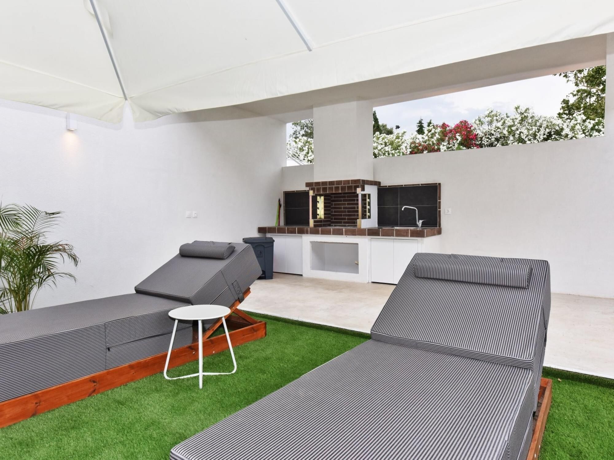4 Elements Seaside Luxury Suites