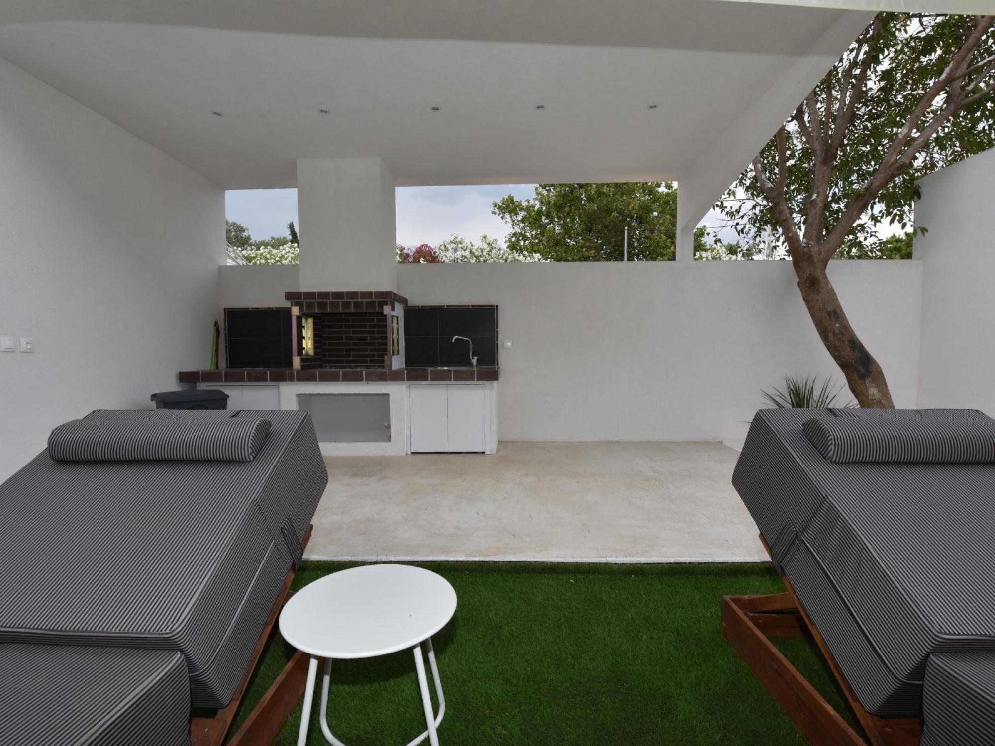 4 Elements Seaside Luxury Suites