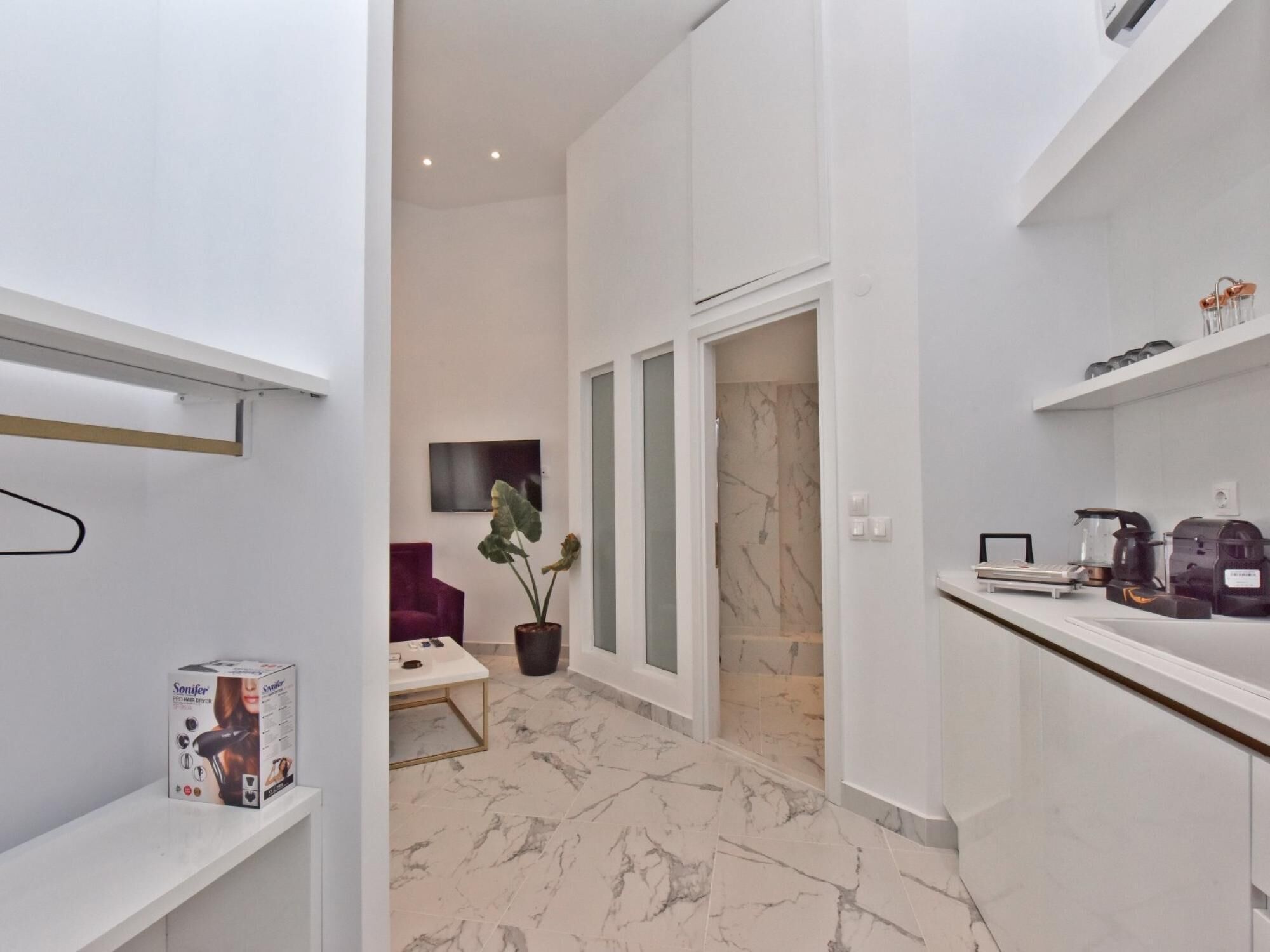4 Elements Seaside Luxury Suites