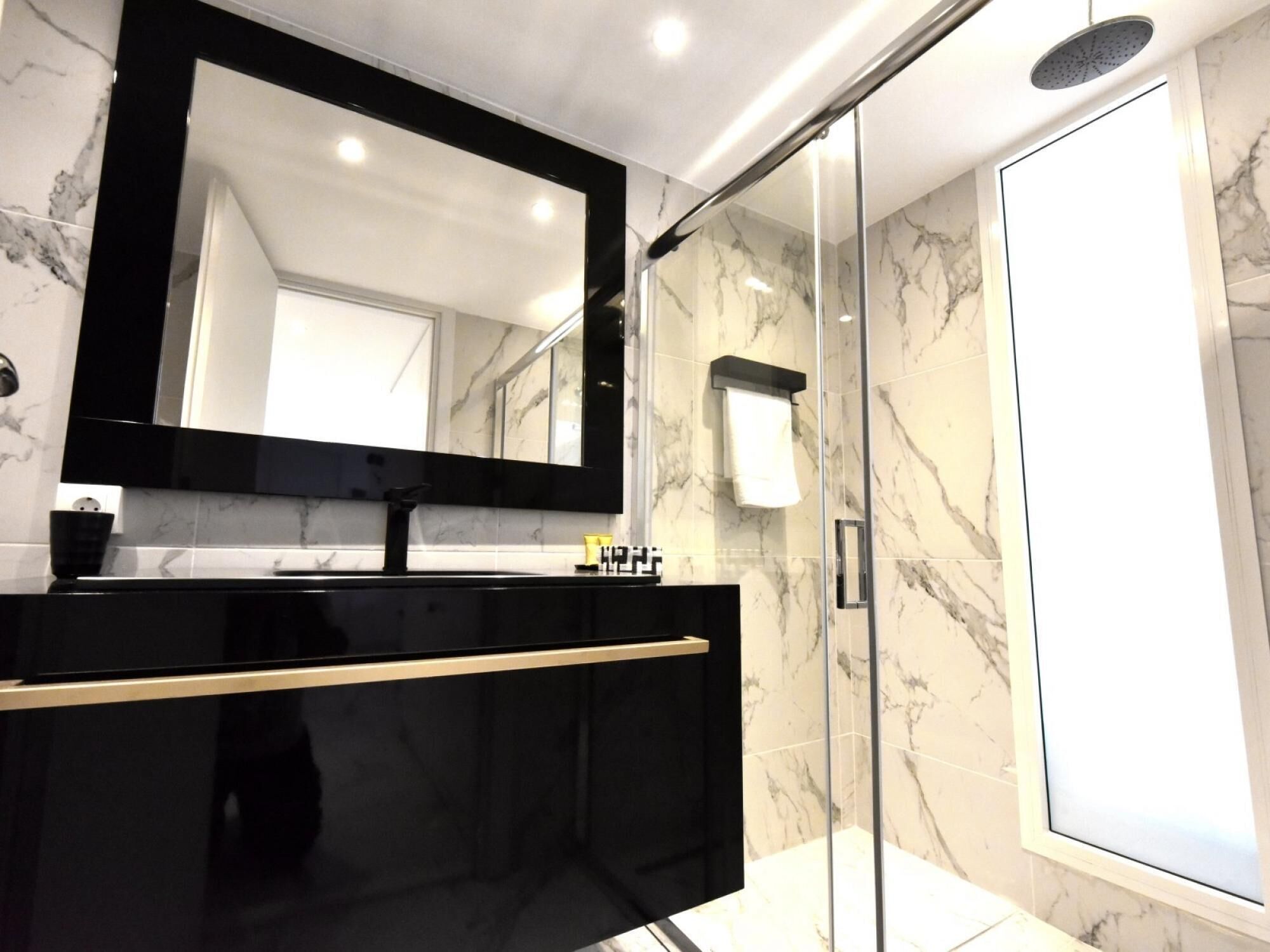 4 Elements Seaside Luxury Suites
