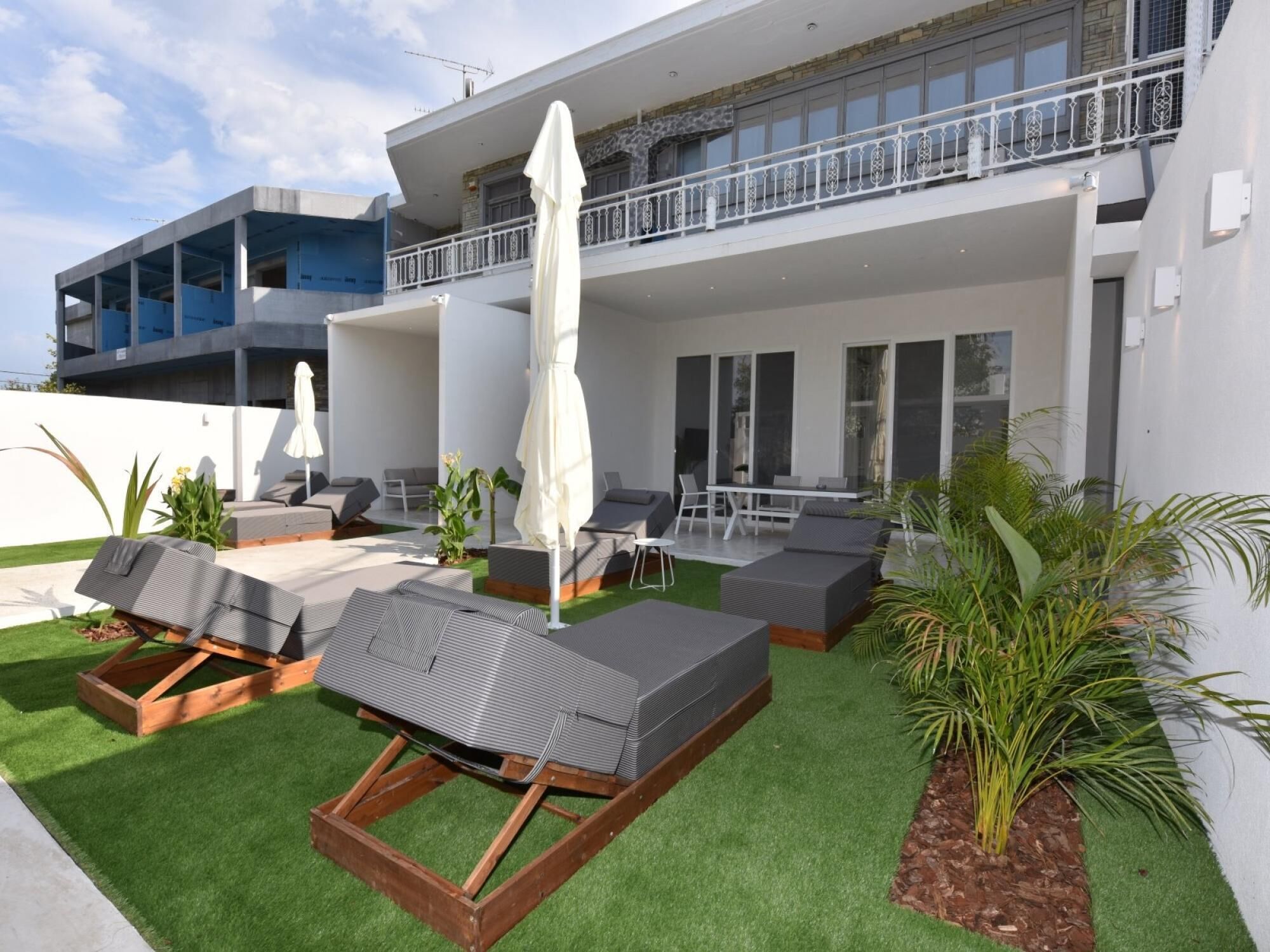 4 Elements Seaside Luxury Suites