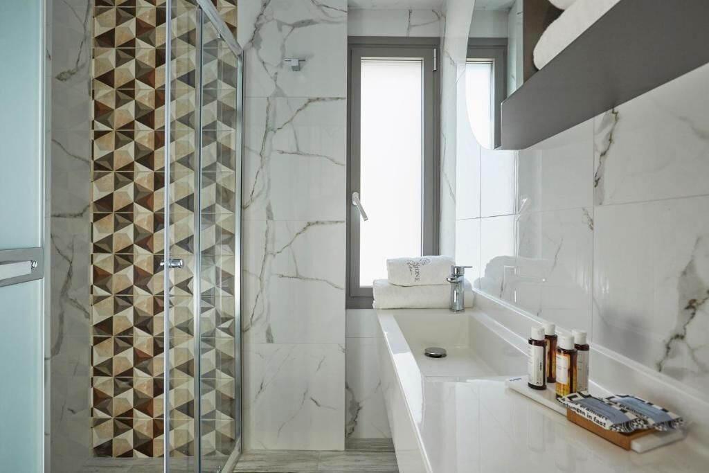 Greystone Suites
