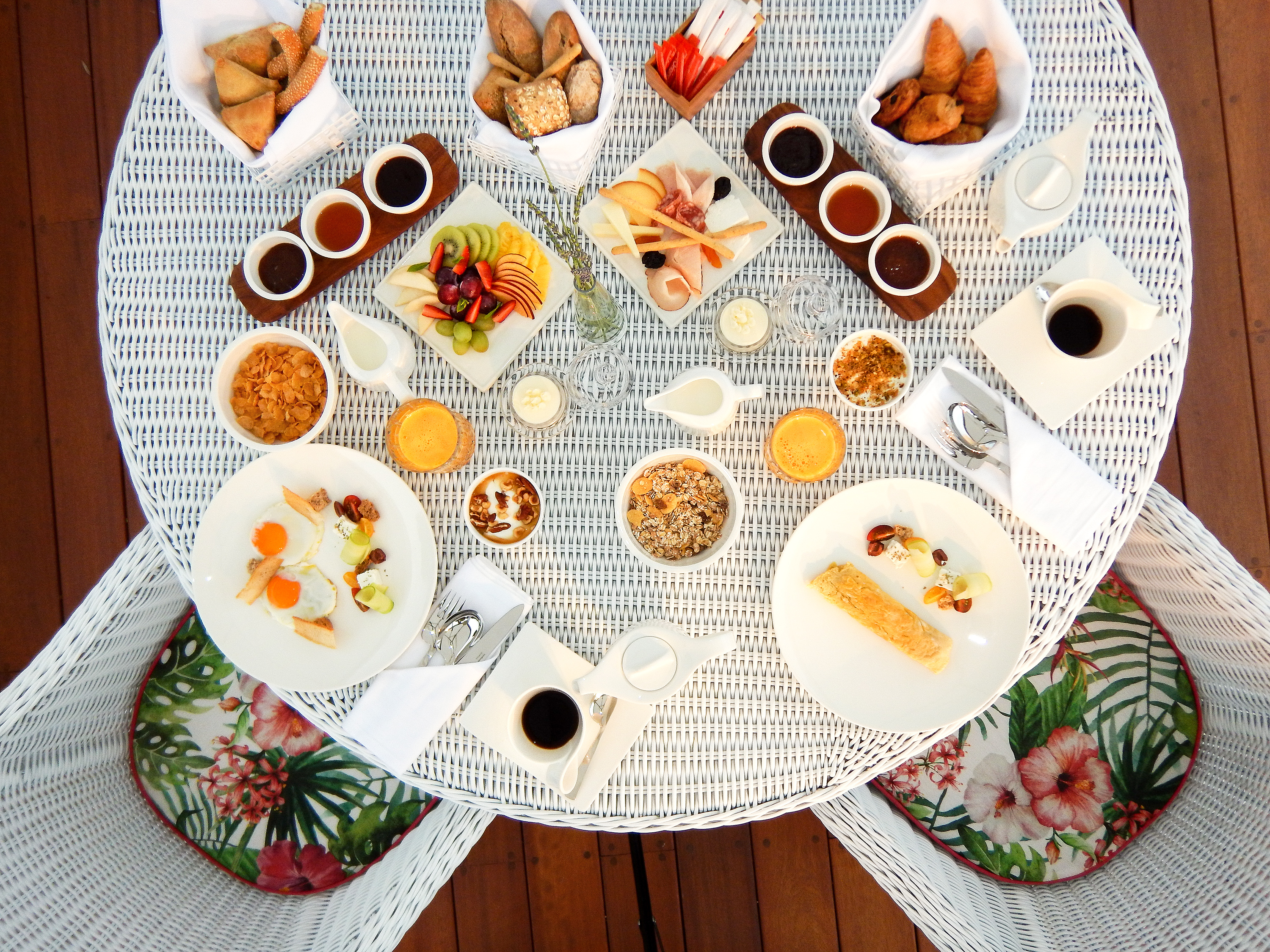 Avaton Luxury Hotel & Villas