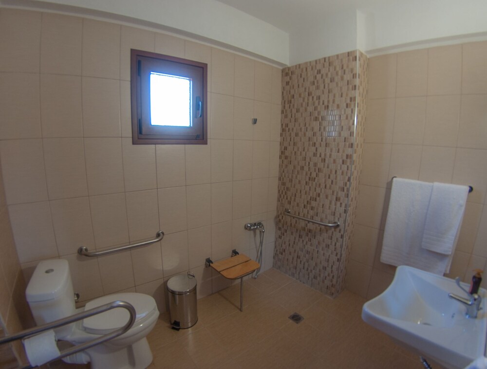 Ianthi Maisonettes