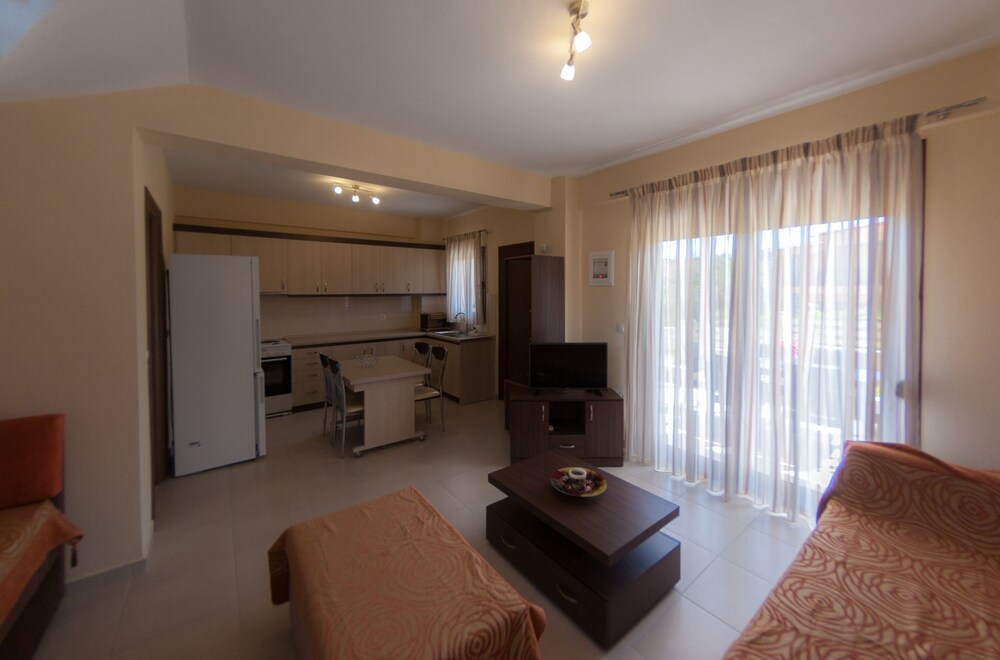 Ianthi Maisonettes