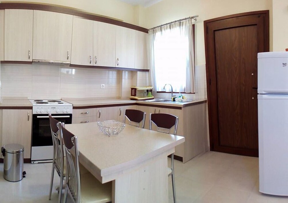 Ianthi Maisonettes