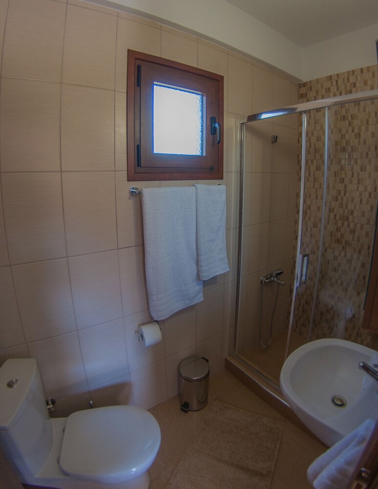 Ianthi Maisonettes