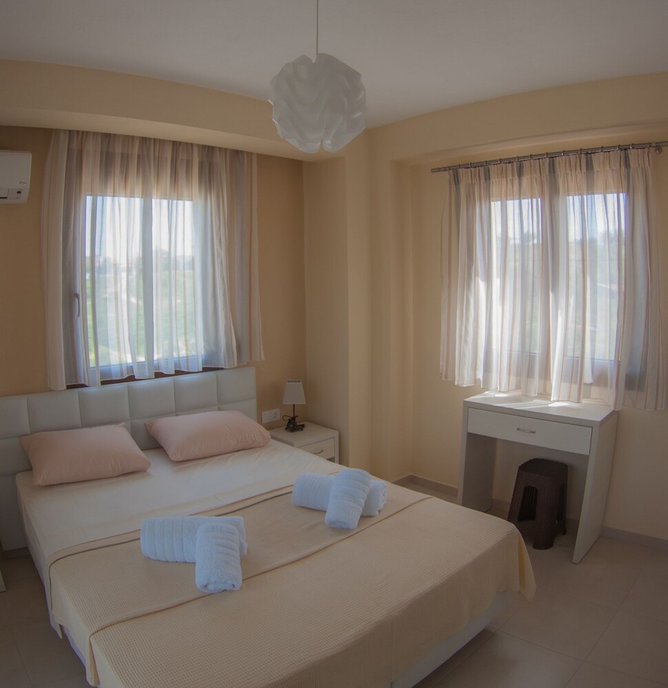 Ianthi Maisonettes