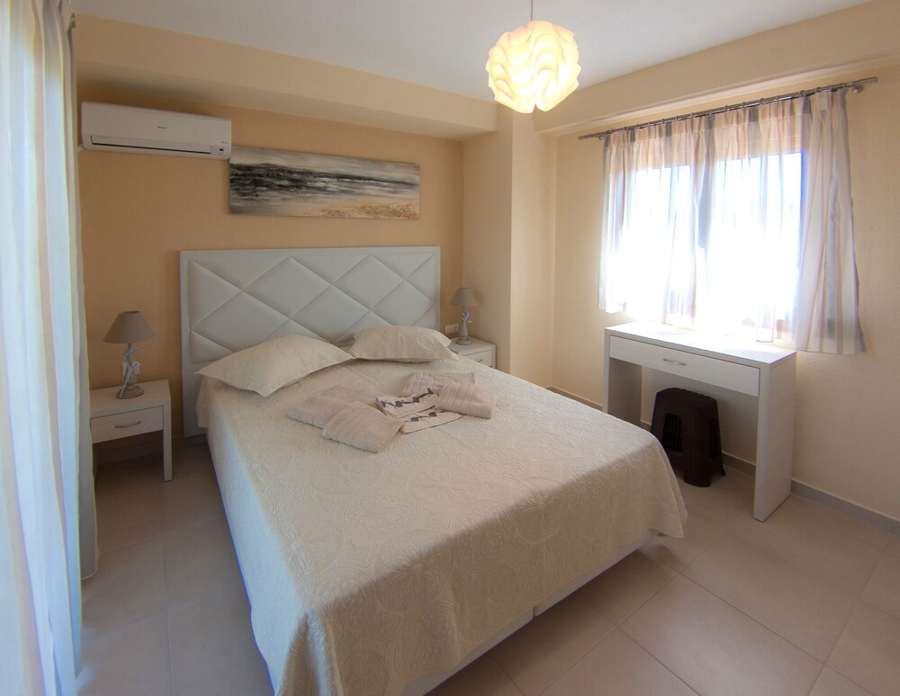 Ianthi Maisonettes