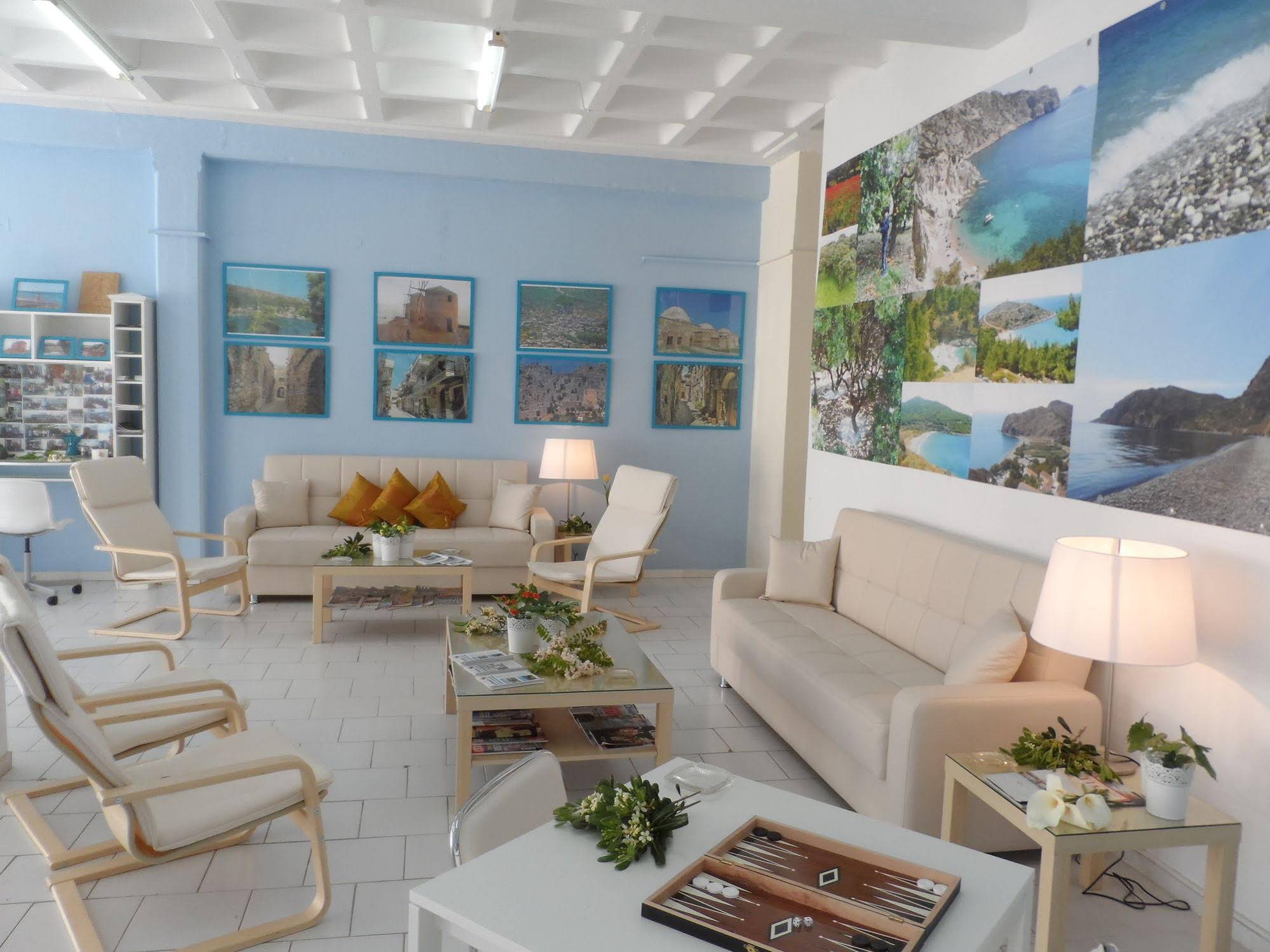 Seafront Studios & Apartments