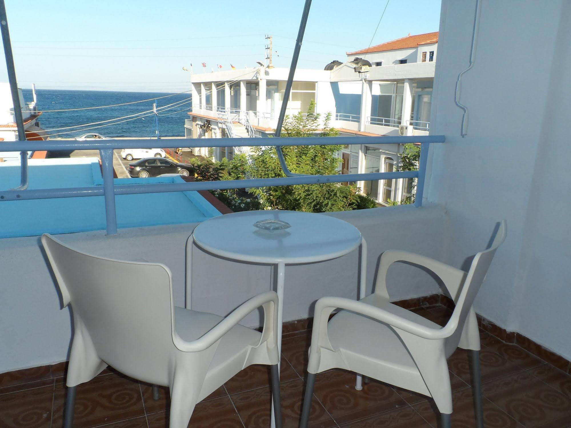 Seafront Studios & Apartments