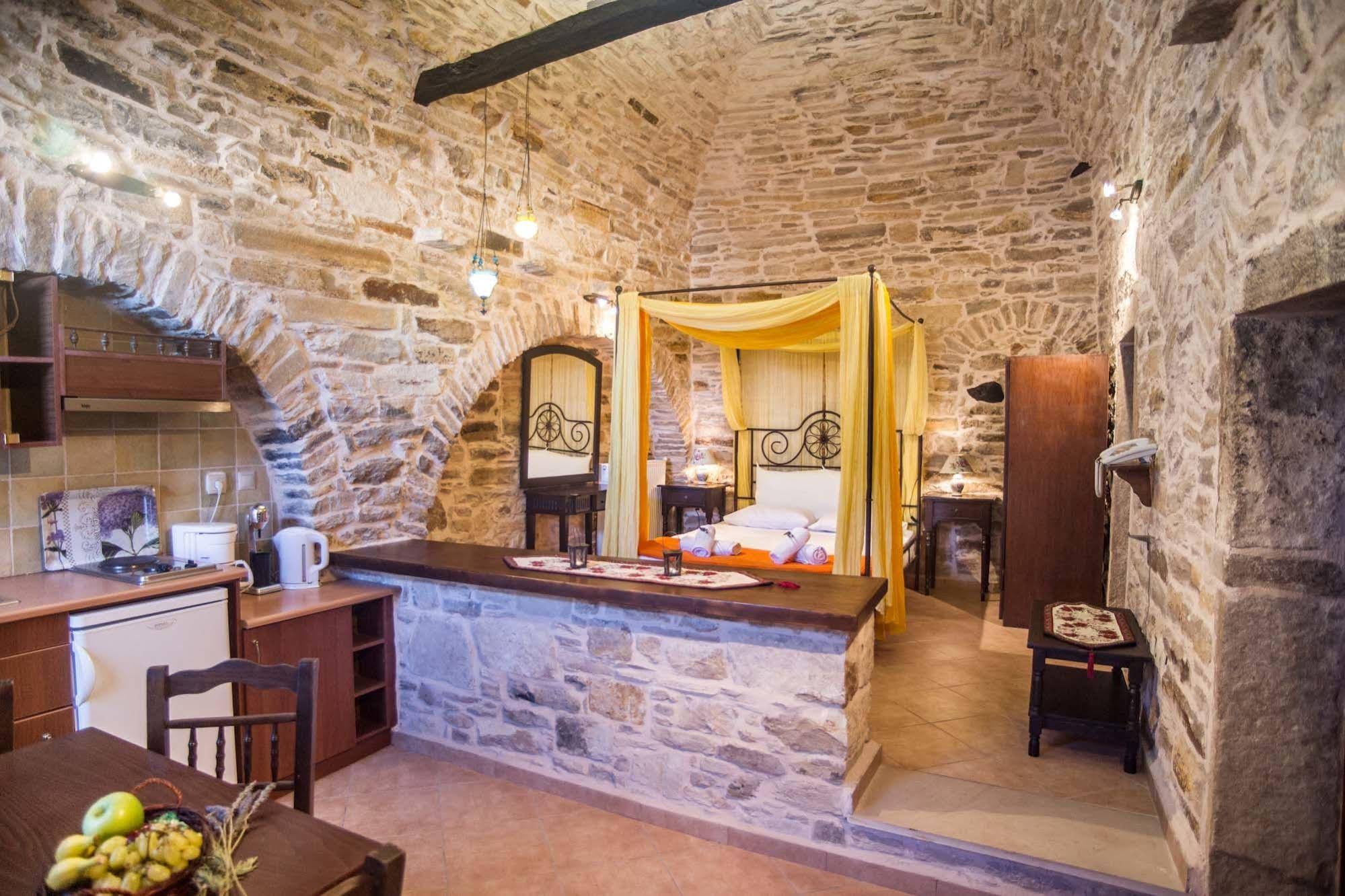 Vouno Village Apartments