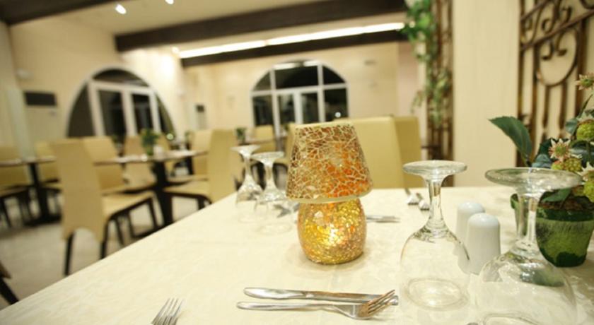Almyros Beach Resort & Spa