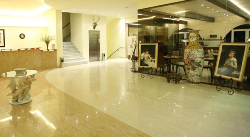 Almyros Beach Resort & Spa