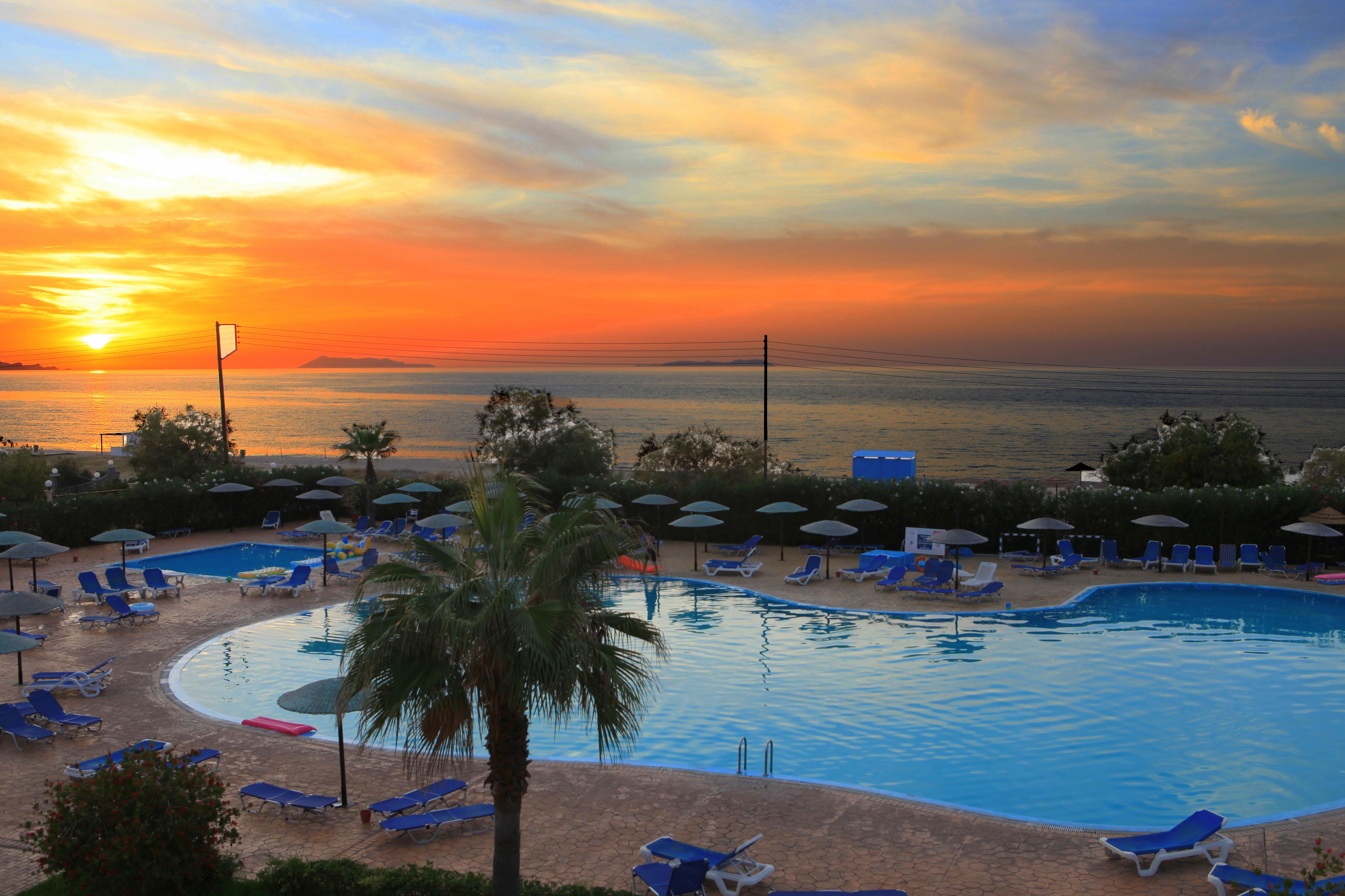 Almyros Beach Resort & Spa
