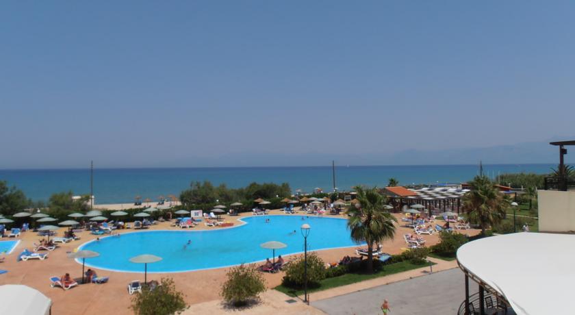 Almyros Beach Resort & Spa