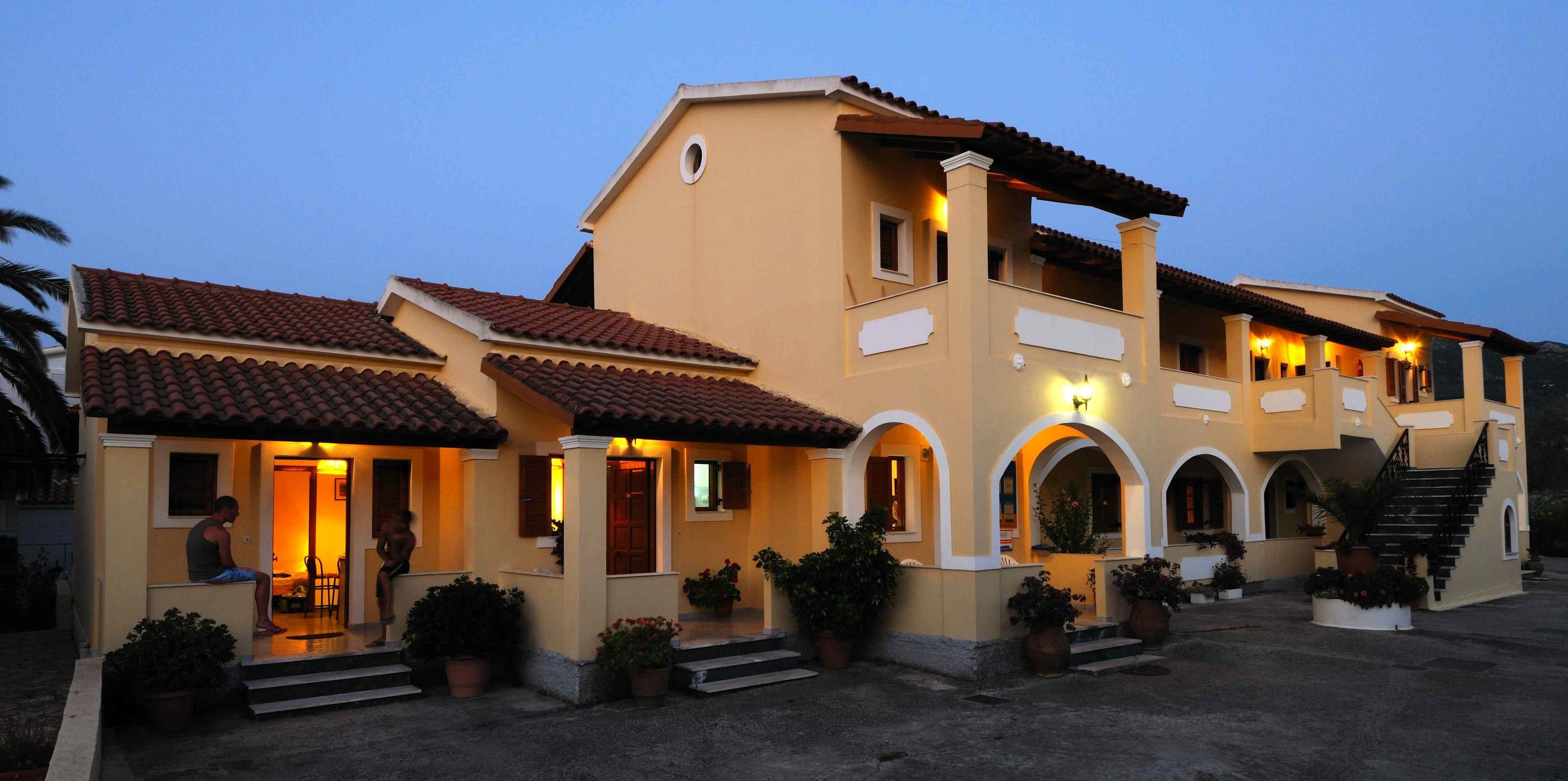 Harris Apartments