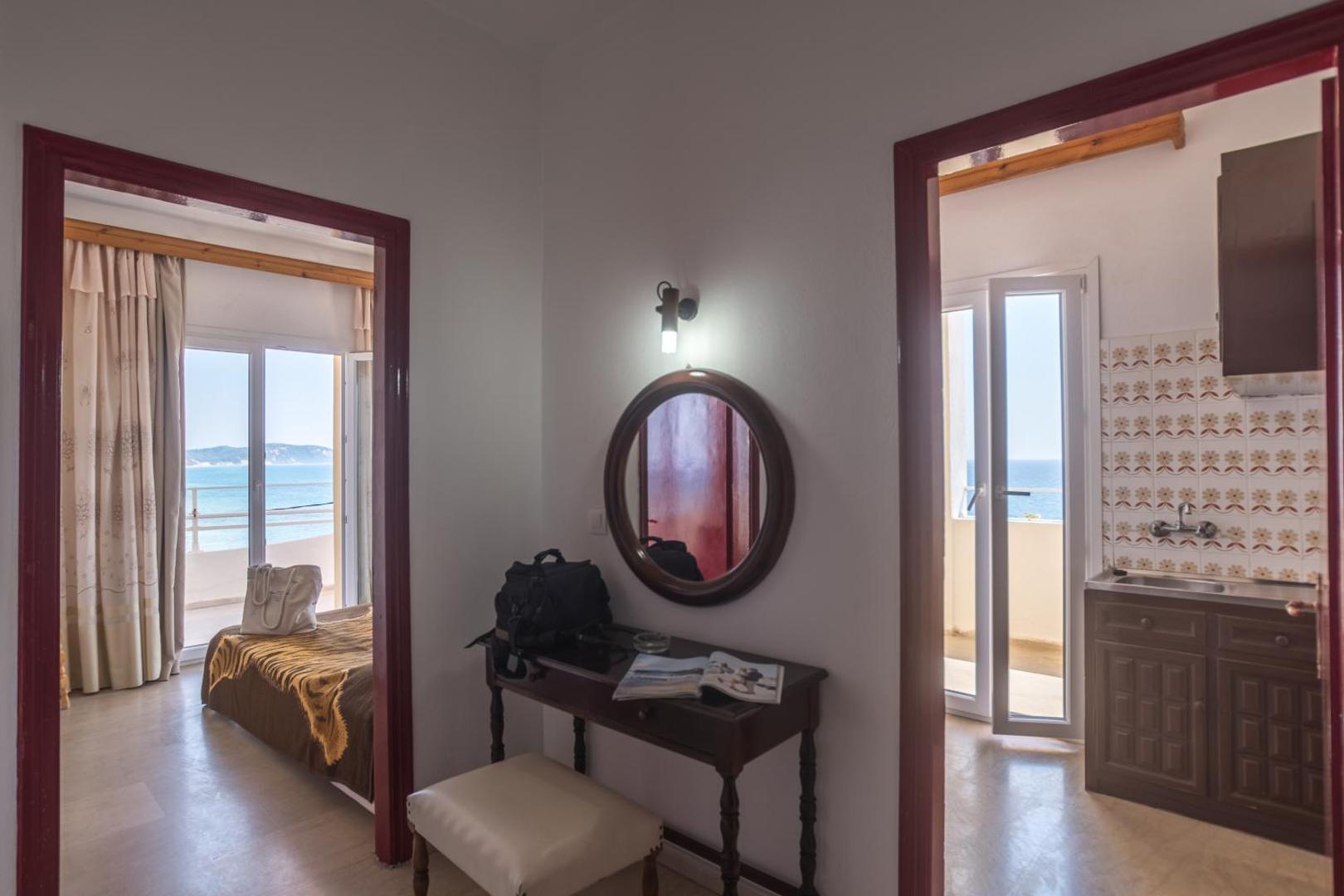 Ananias Hotel