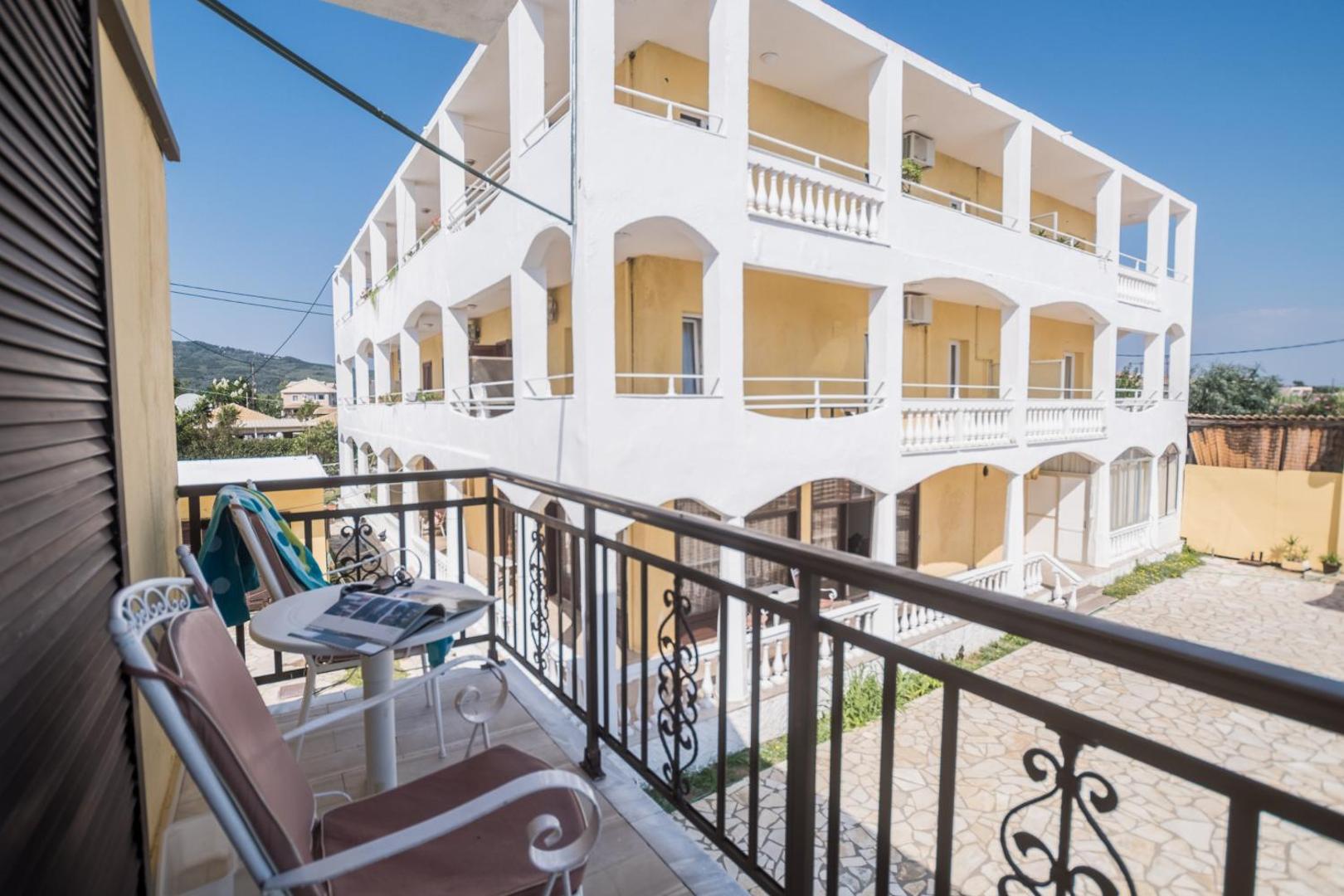 Ananias Hotel