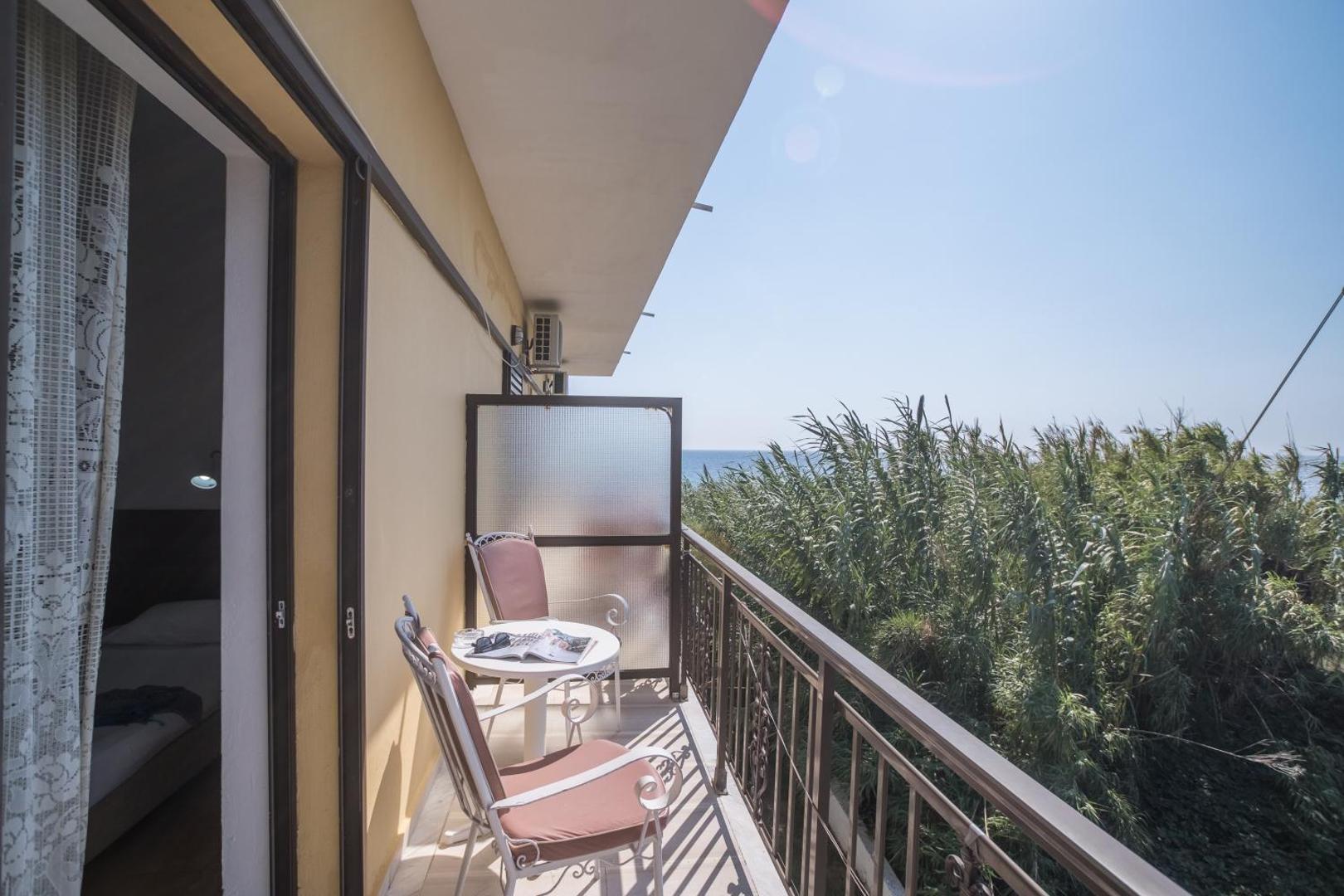 Ananias Hotel